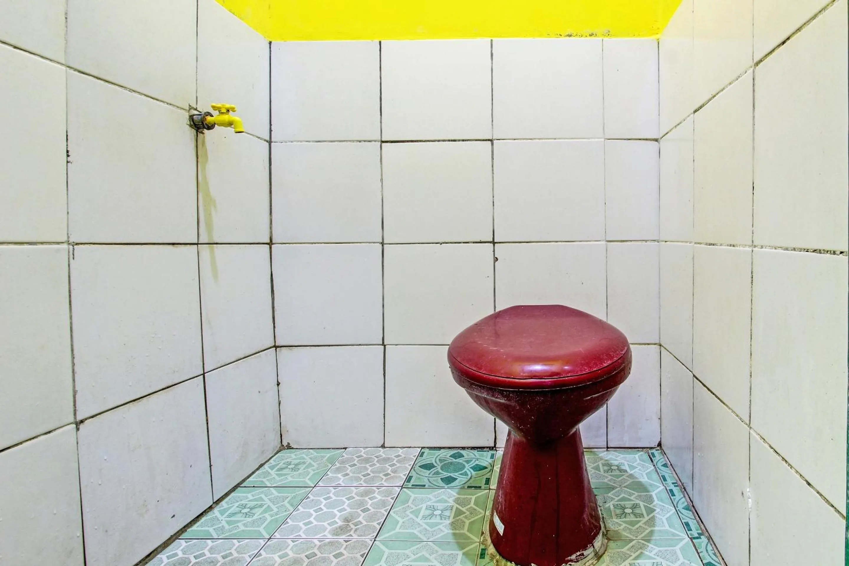 Bathroom in Hotel O Indah Arum