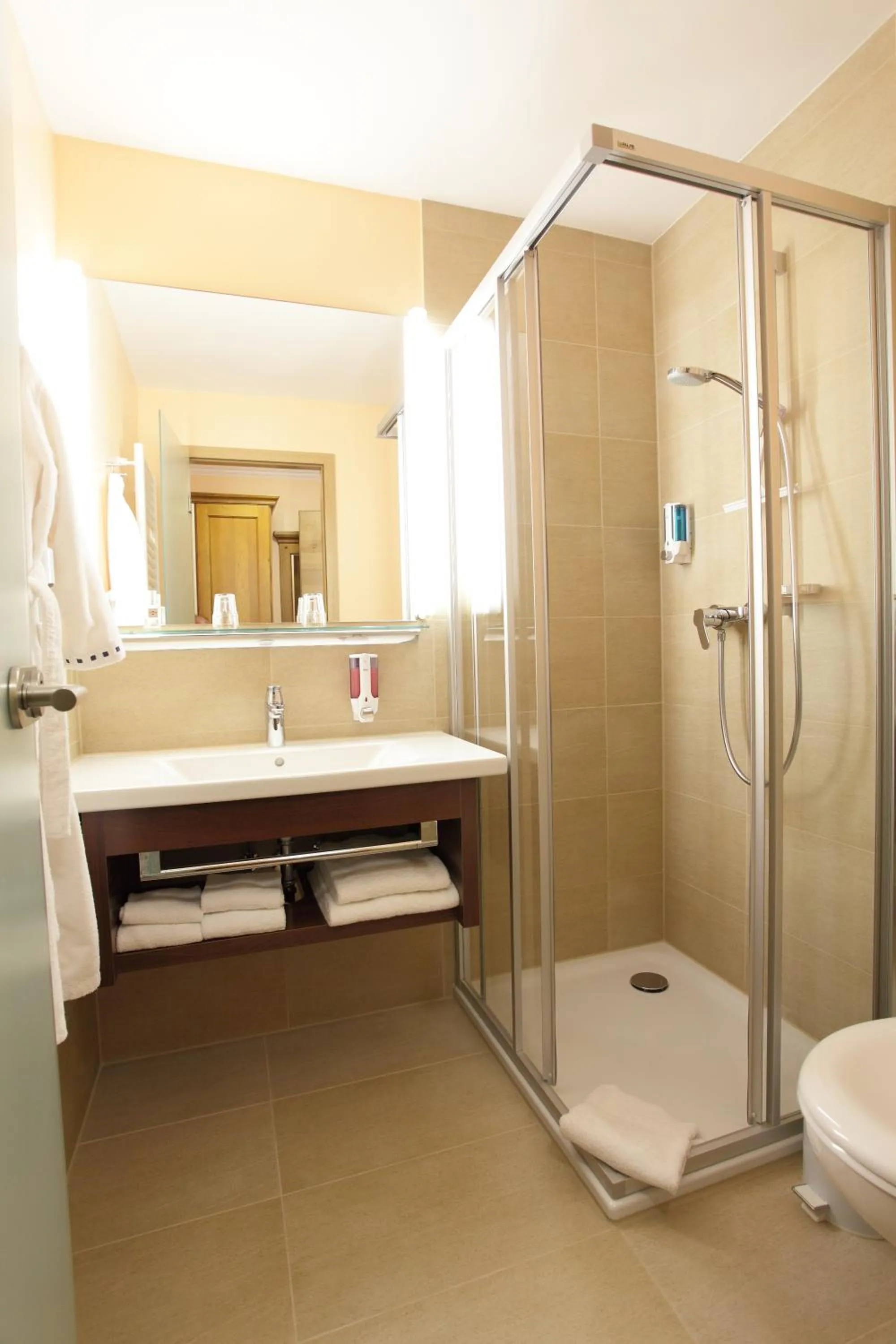 Bathroom in Hotel Alter Weißbräu