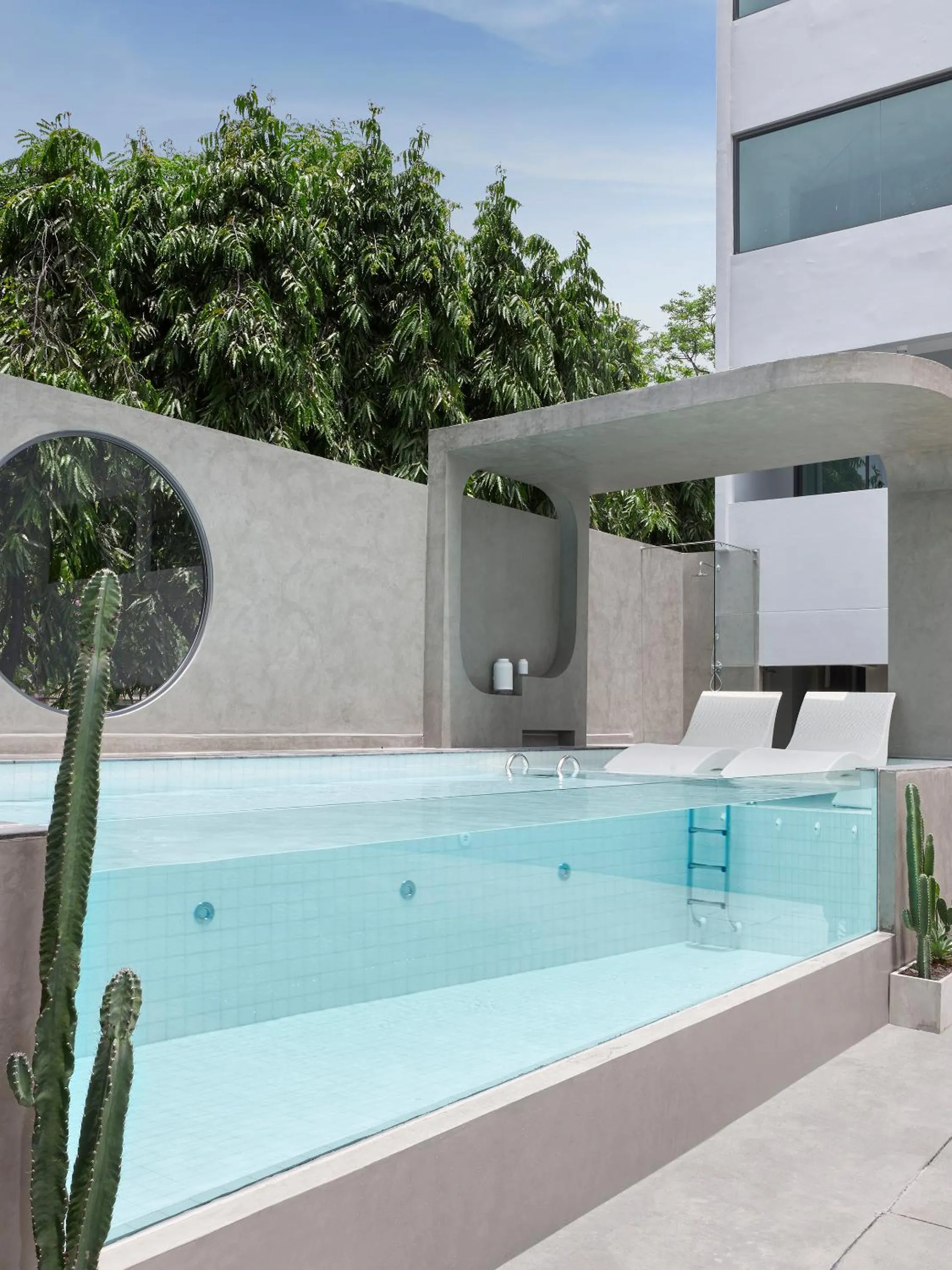 Swimming pool in Livable Hotel Bangkok