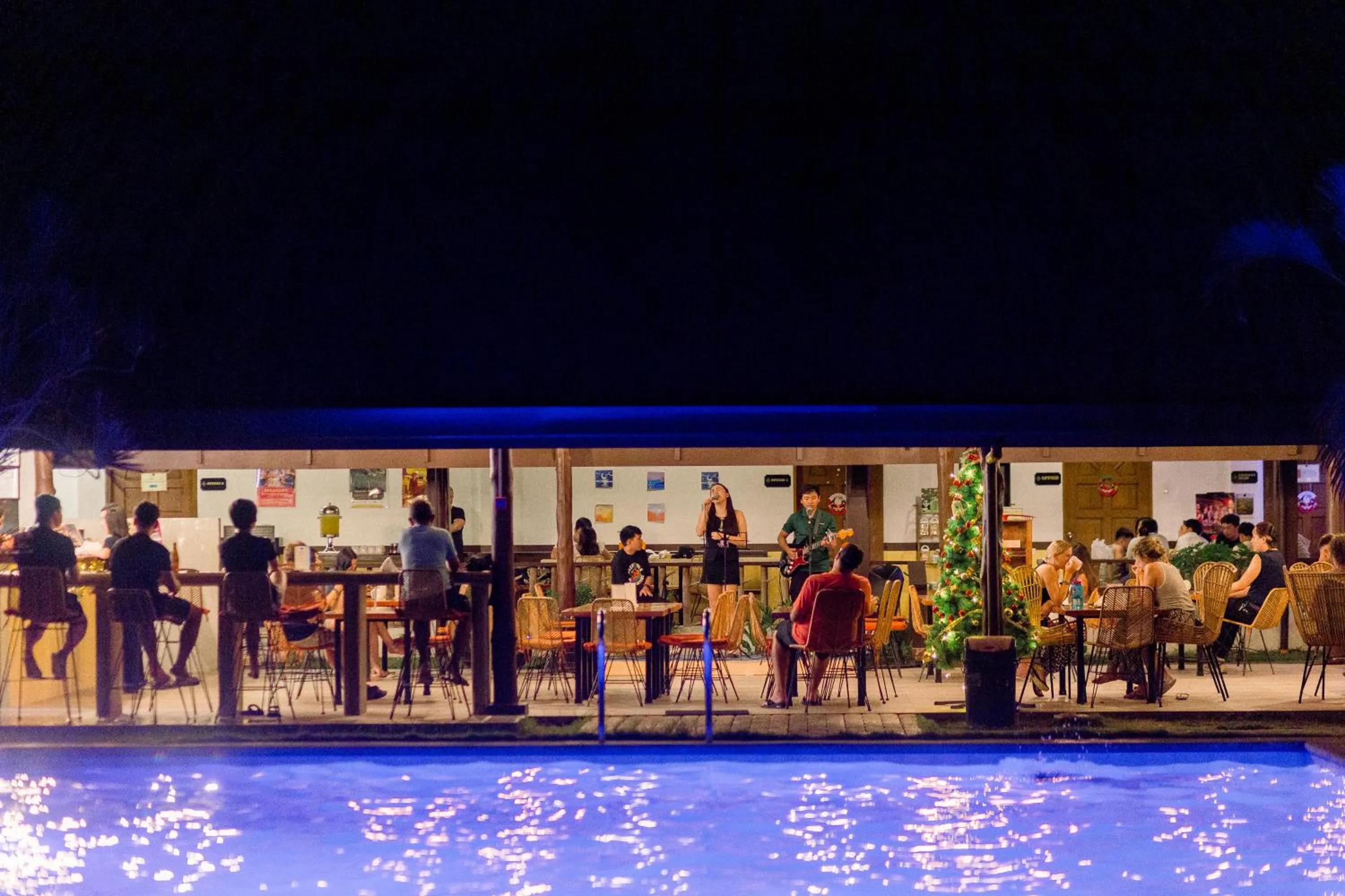 Evening entertainment in Abraham Bohol