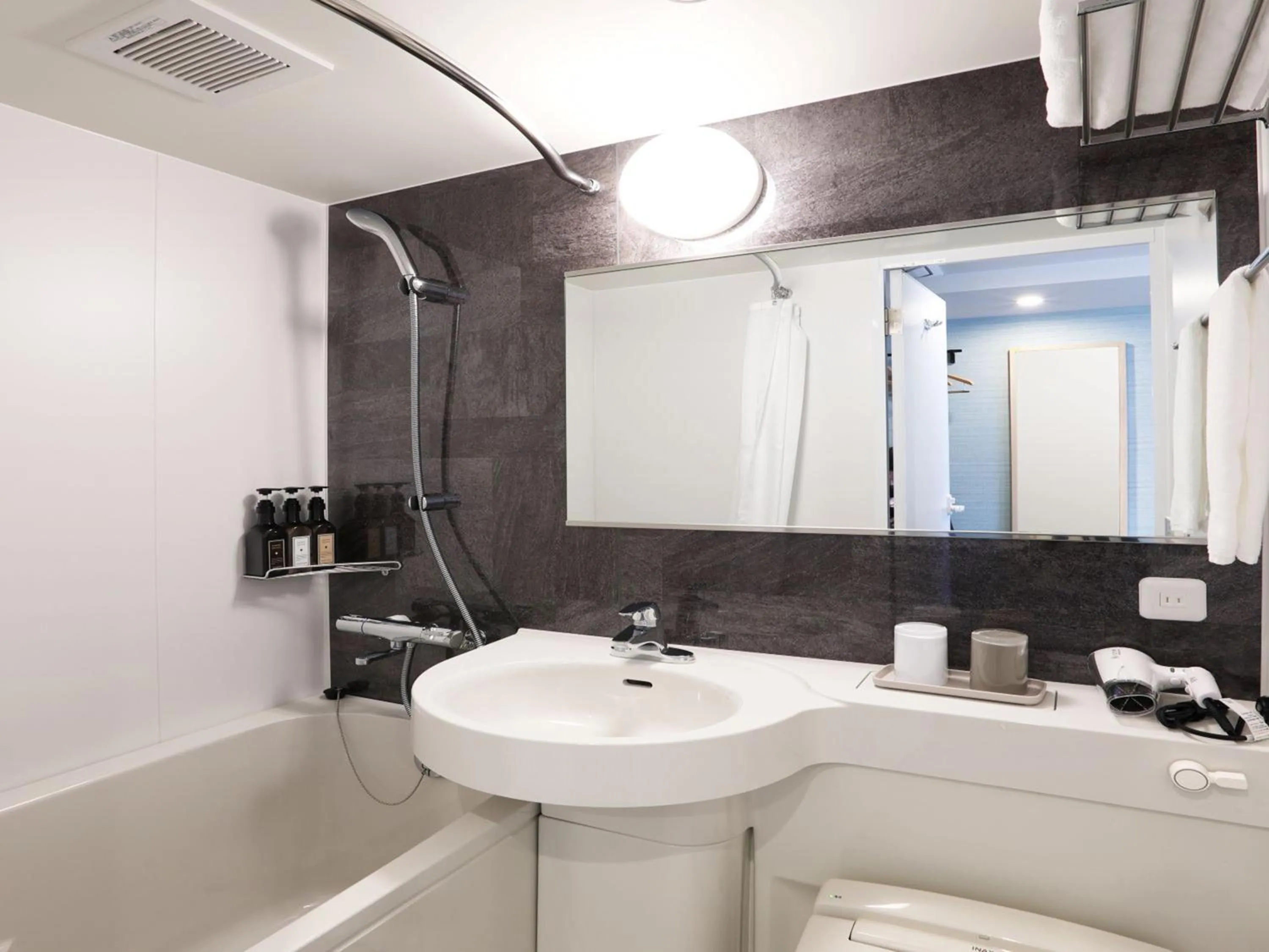 Toilet in Henn na Hotel Premier Nagoya Fushimiekimae