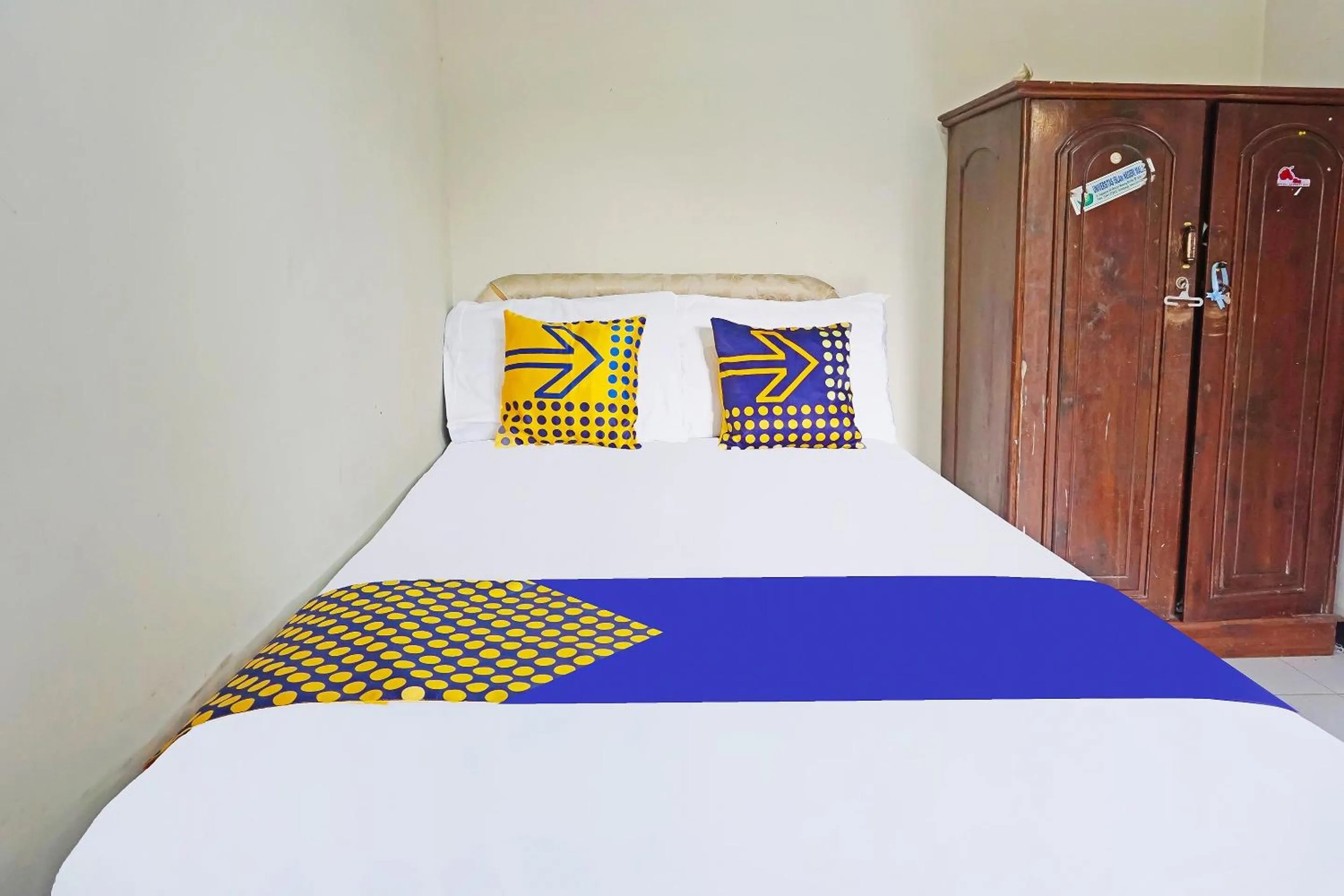 Bedroom, Bed in OYO LIFE 91551 Gwen Syariah Homestay