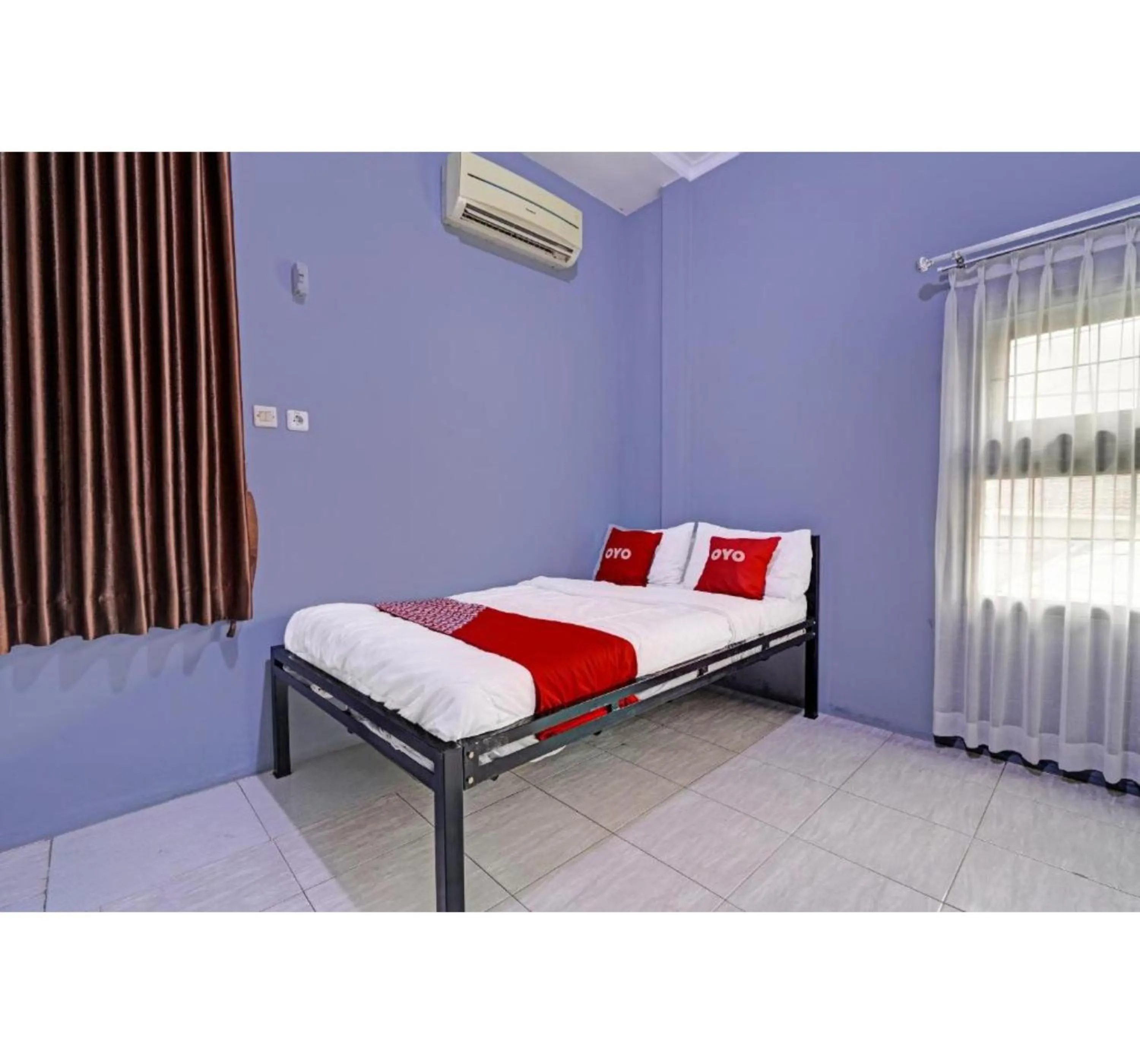 Bedroom, Bed in OYO Life 91592 Aaliya Guest House Syariah
