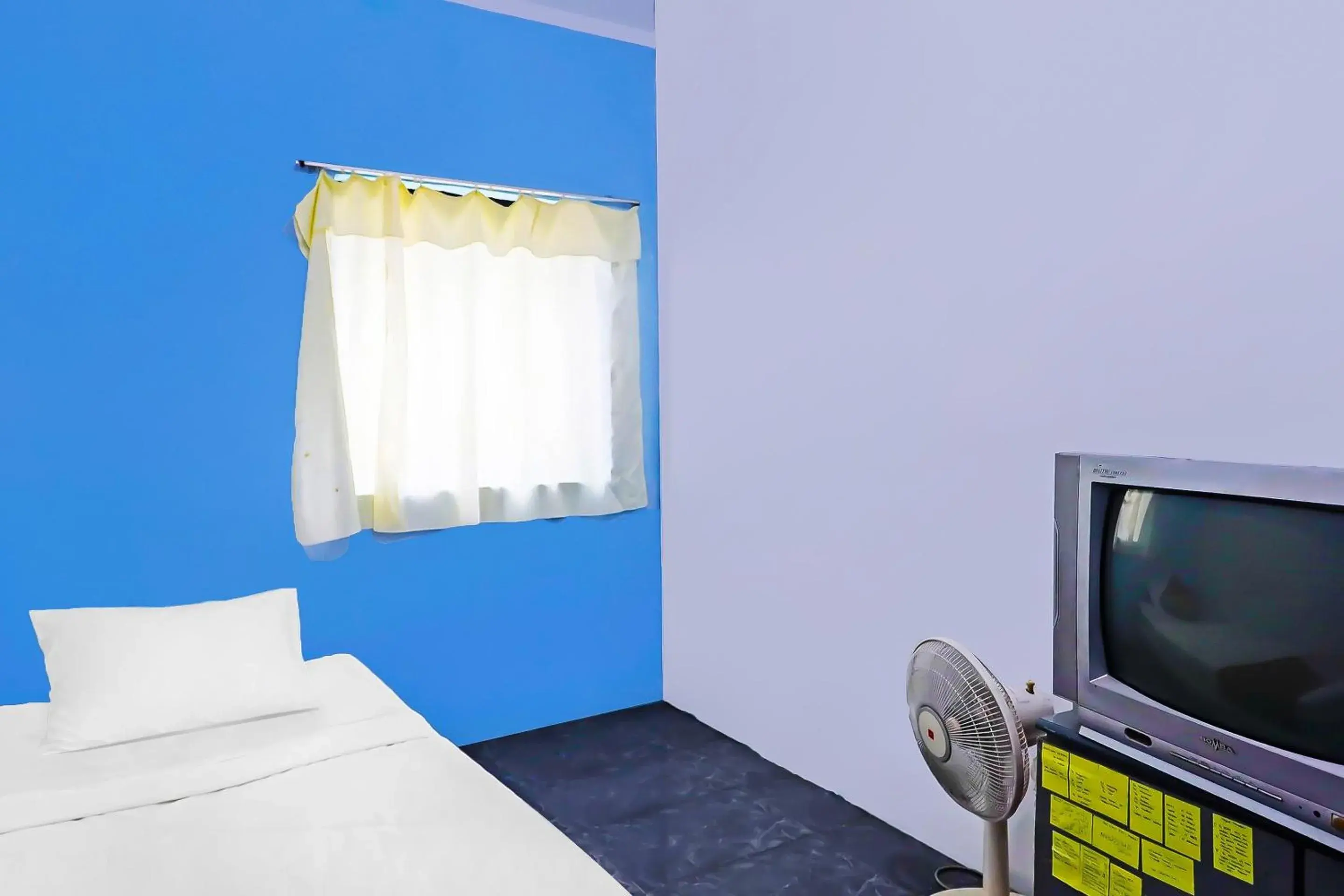 Small Single Room - single occupancy in Hotel O Rafika Homestay SyariahNearTempat Makan Pagi Sore Nohil Small Single Room - single occupancy in Hotel O Rafika Homestay SyariahNearTempat Makan Pagi Sore Nohil