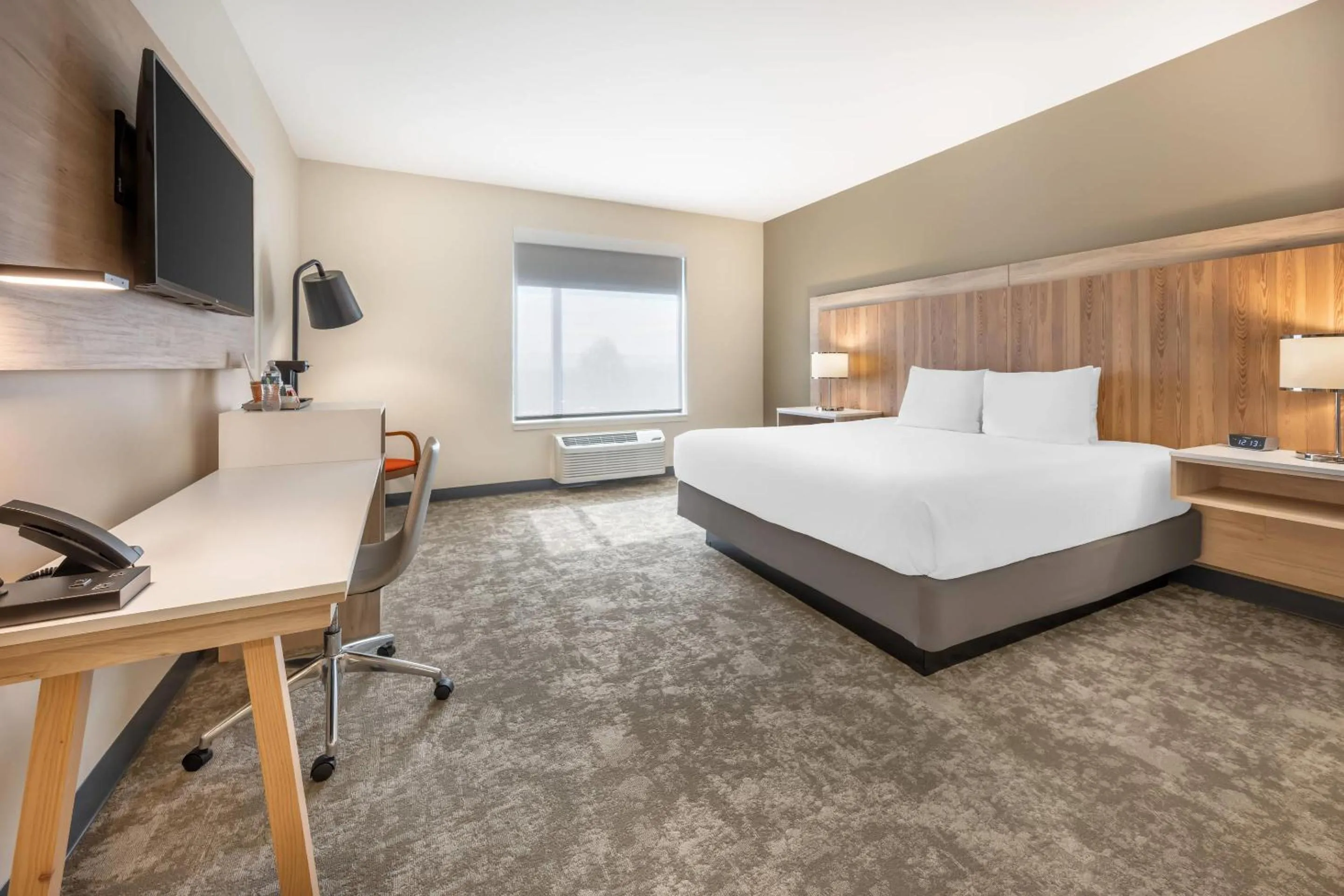 Bedroom, Bed in Radisson Hotel Pendleton Airport