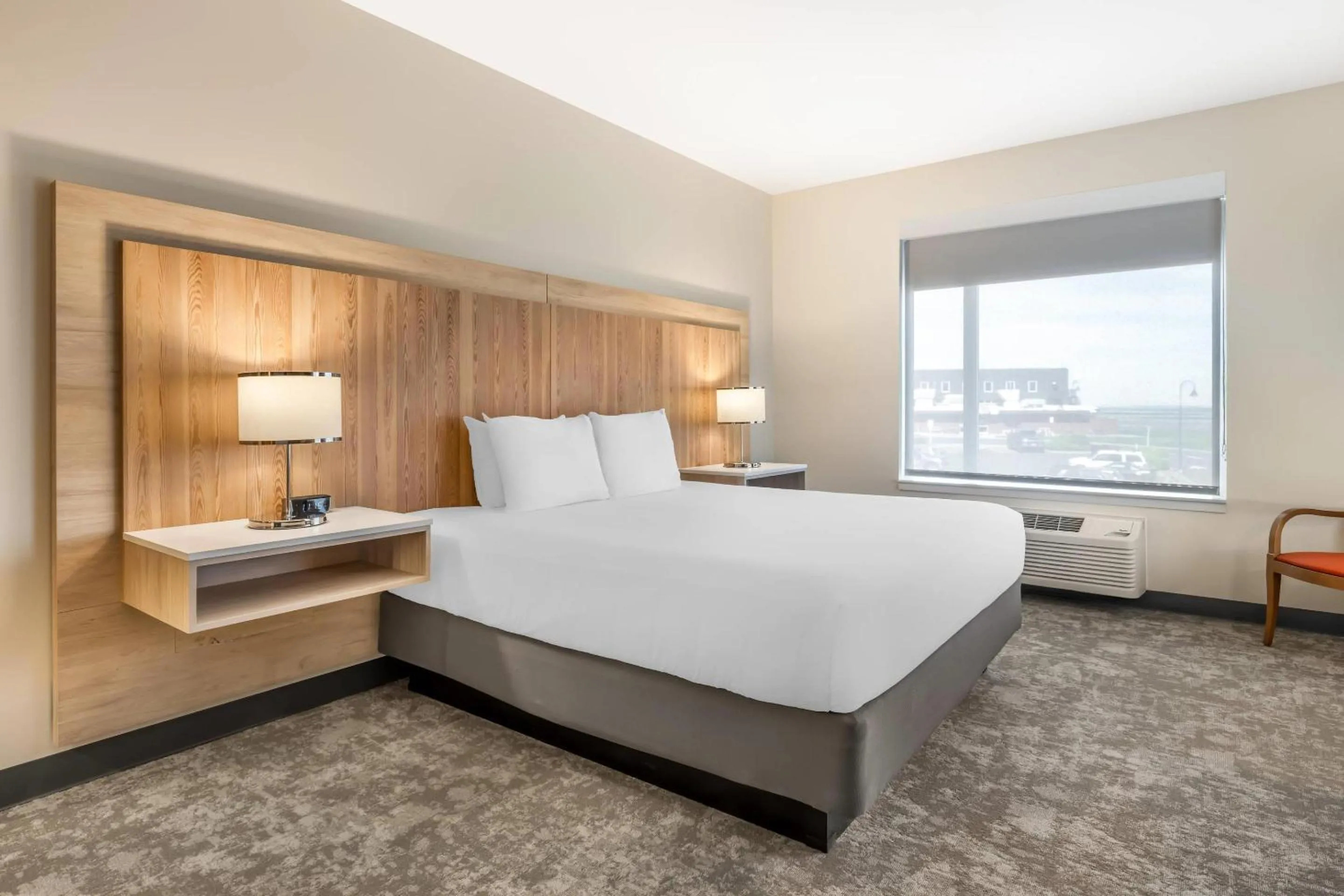 Bedroom, Bed in Radisson Hotel Pendleton Airport