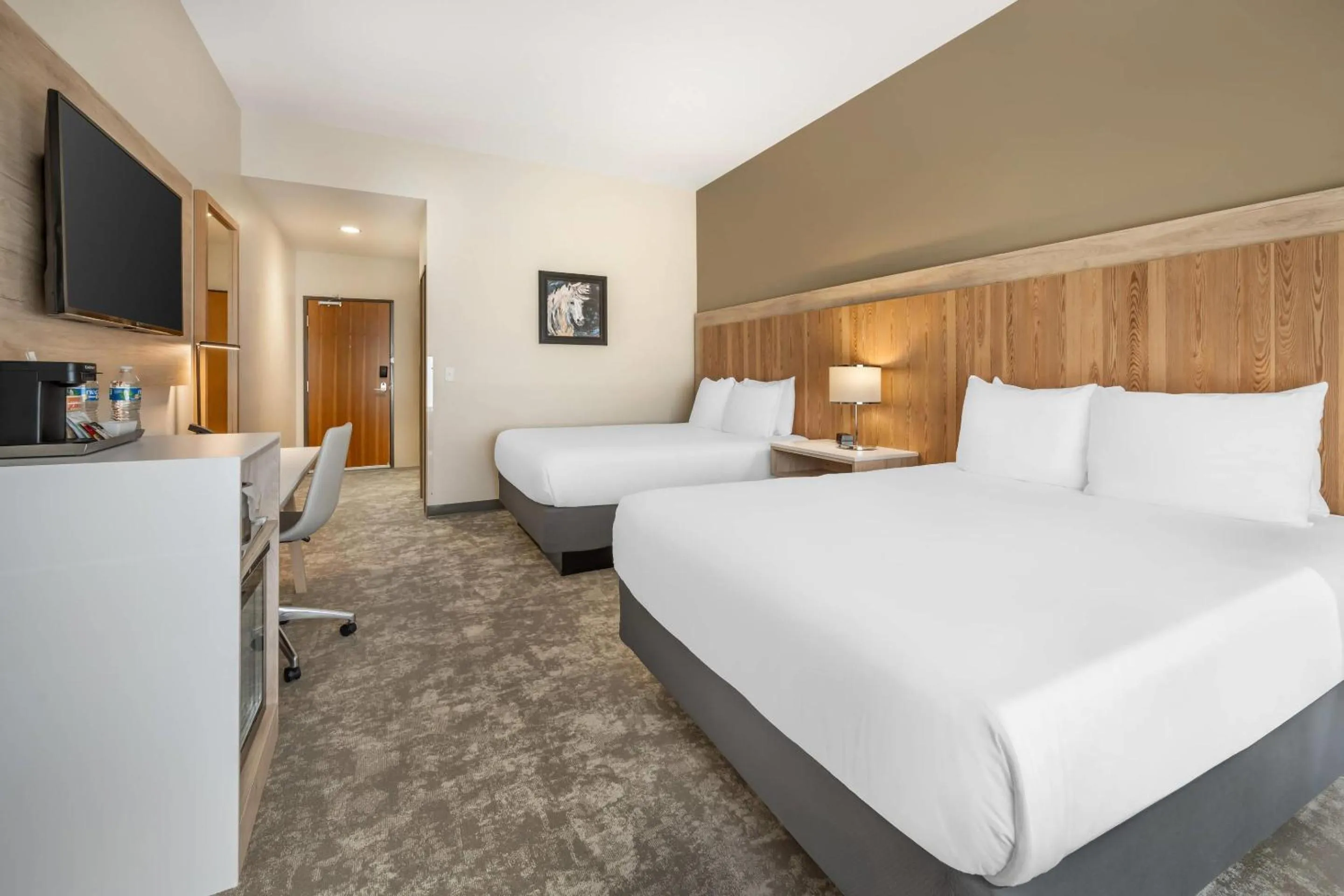 Bedroom, Bed in Radisson Hotel Pendleton Airport