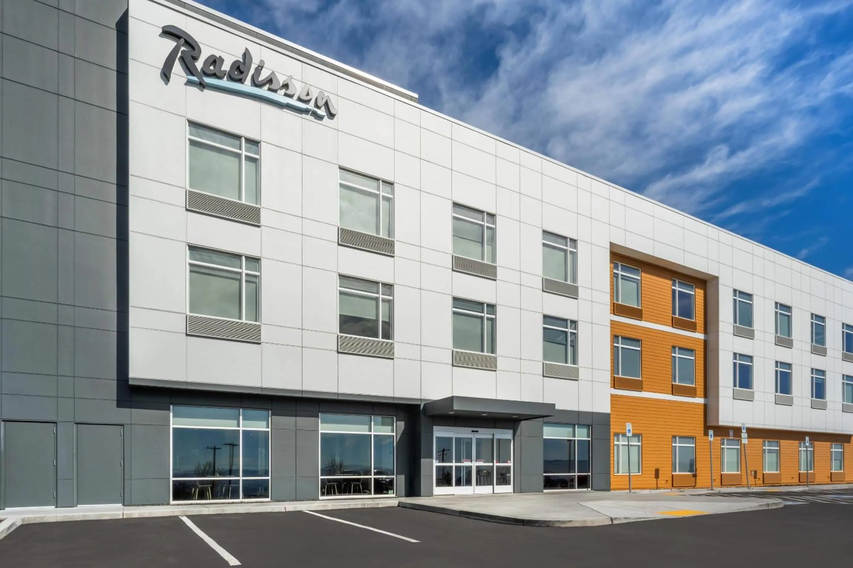 Property building in Radisson Hotel Pendleton Airport