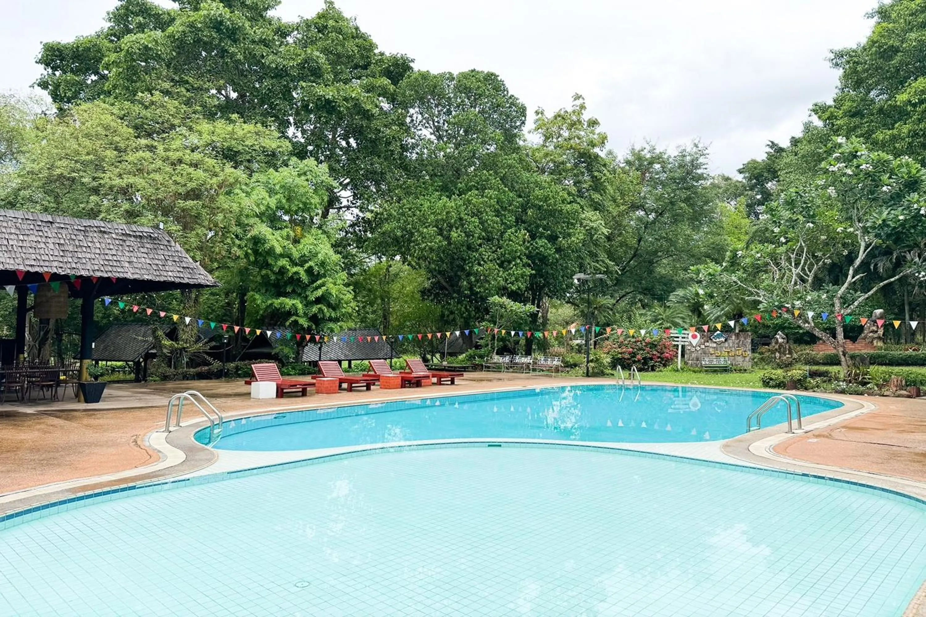 Swimming pool in Royal Ping Garden and Resort