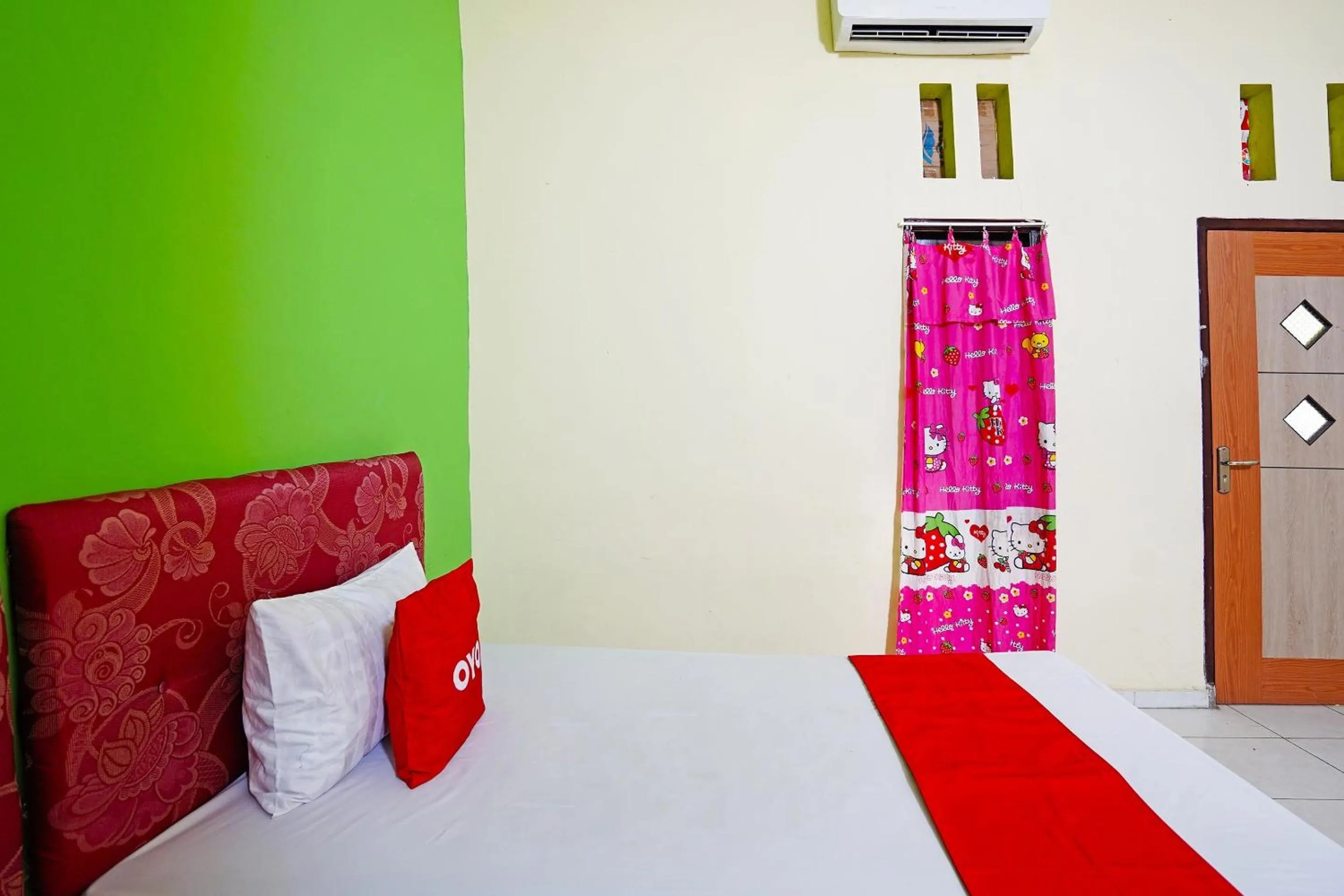 Bedroom in OYO 91583 D’cost Green Syariah