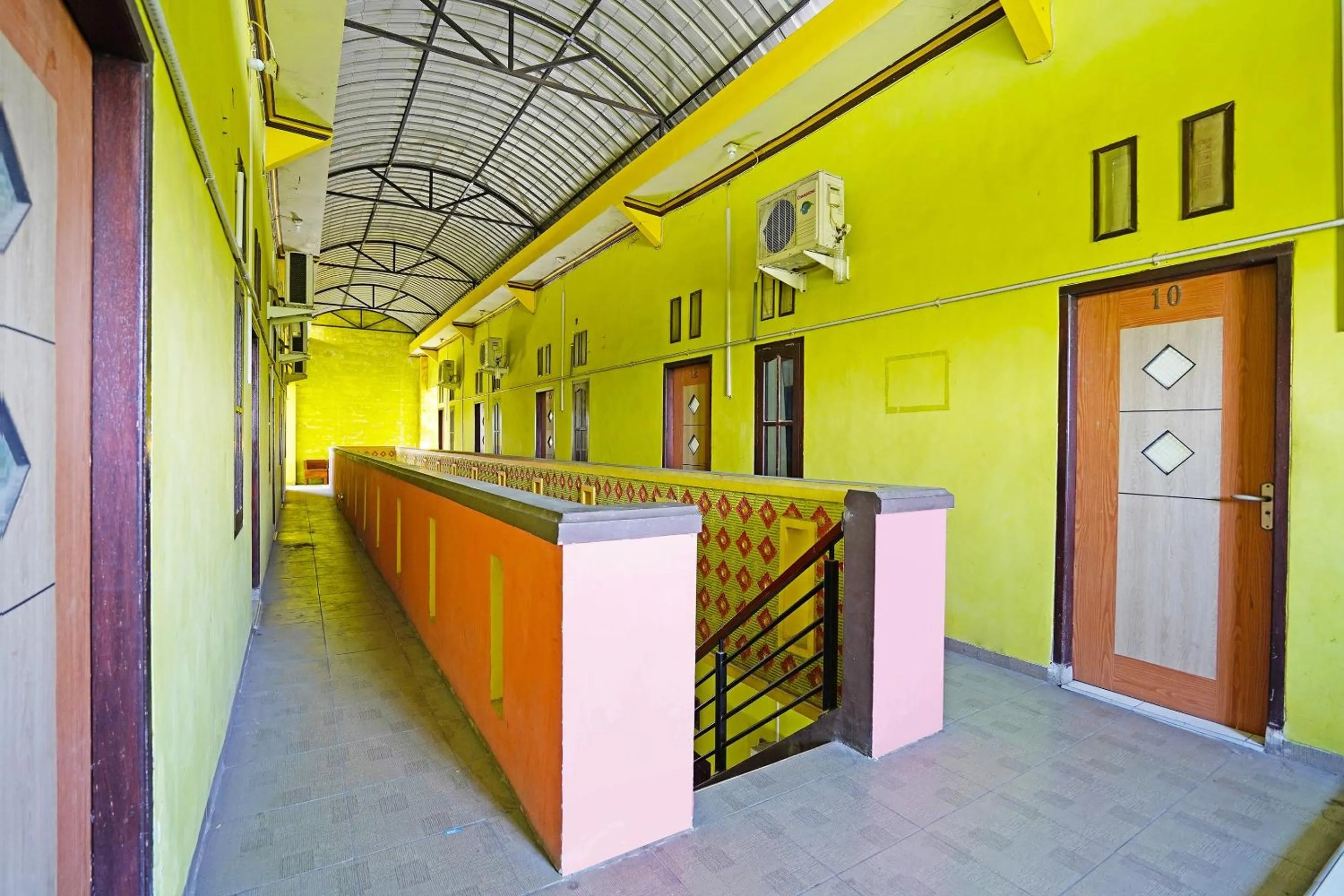 Lobby or reception in OYO 91583 D’cost Green Syariah