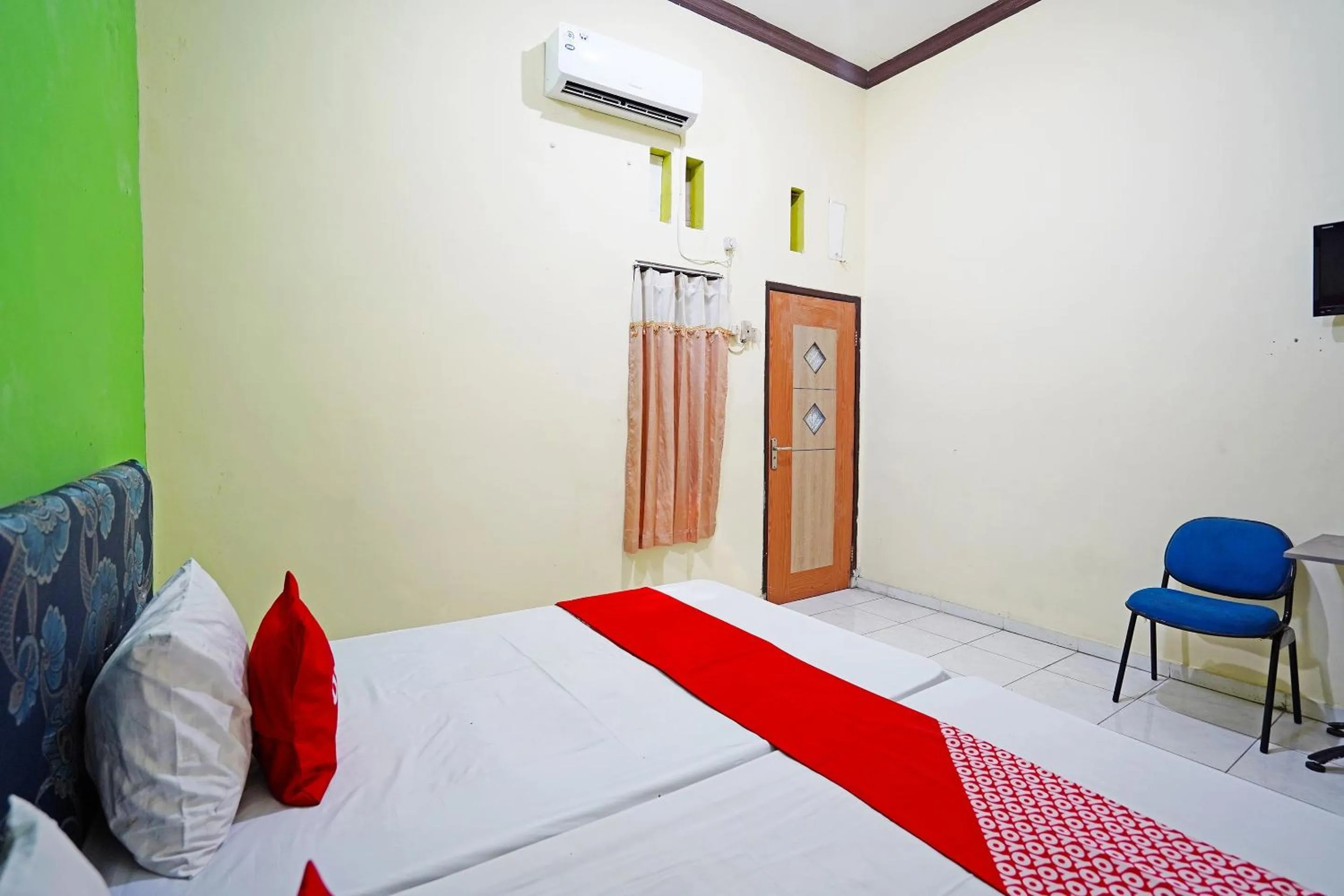 Bedroom in OYO 91583 D’cost Green Syariah
