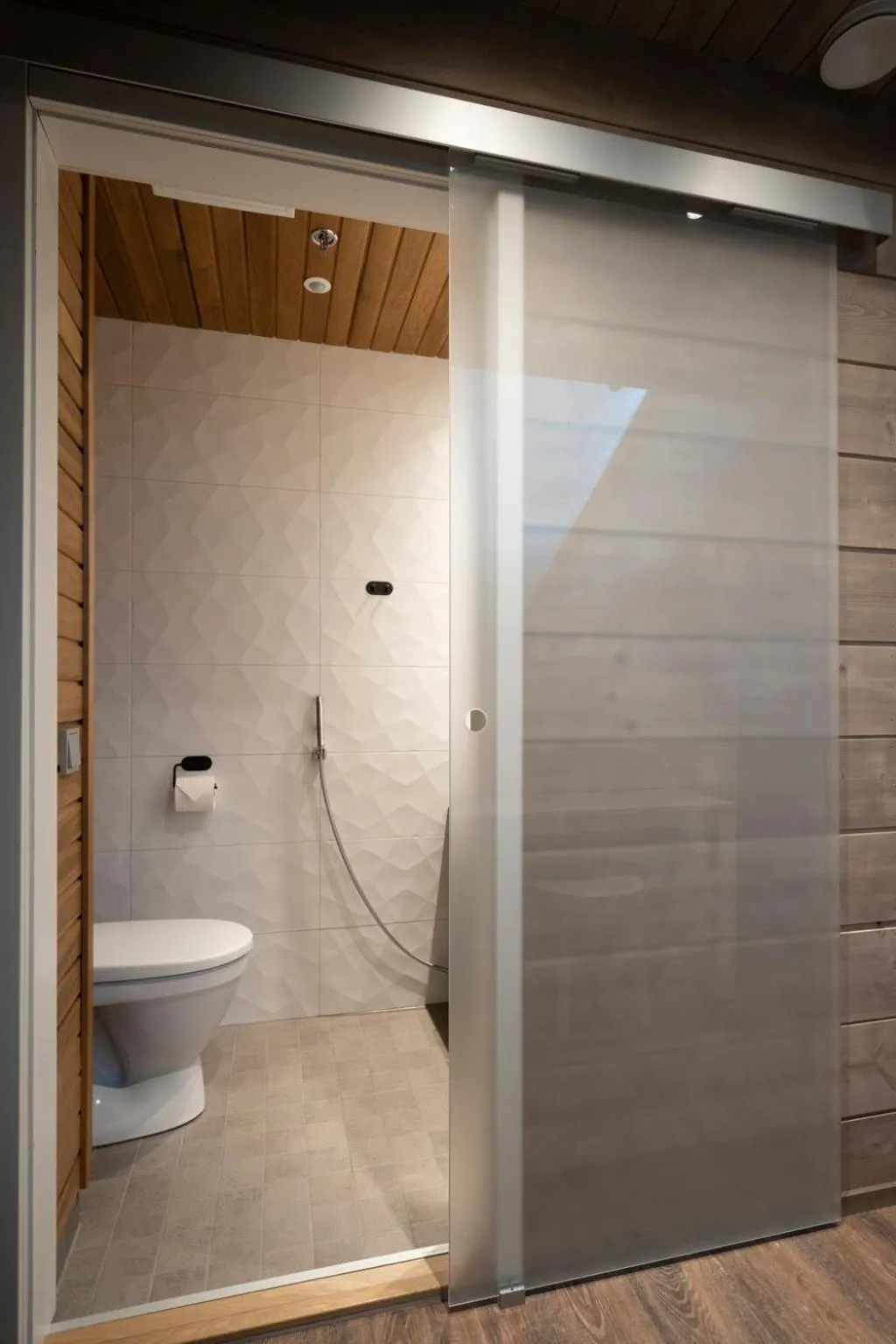 Toilet in Ski-Inn Kultakero