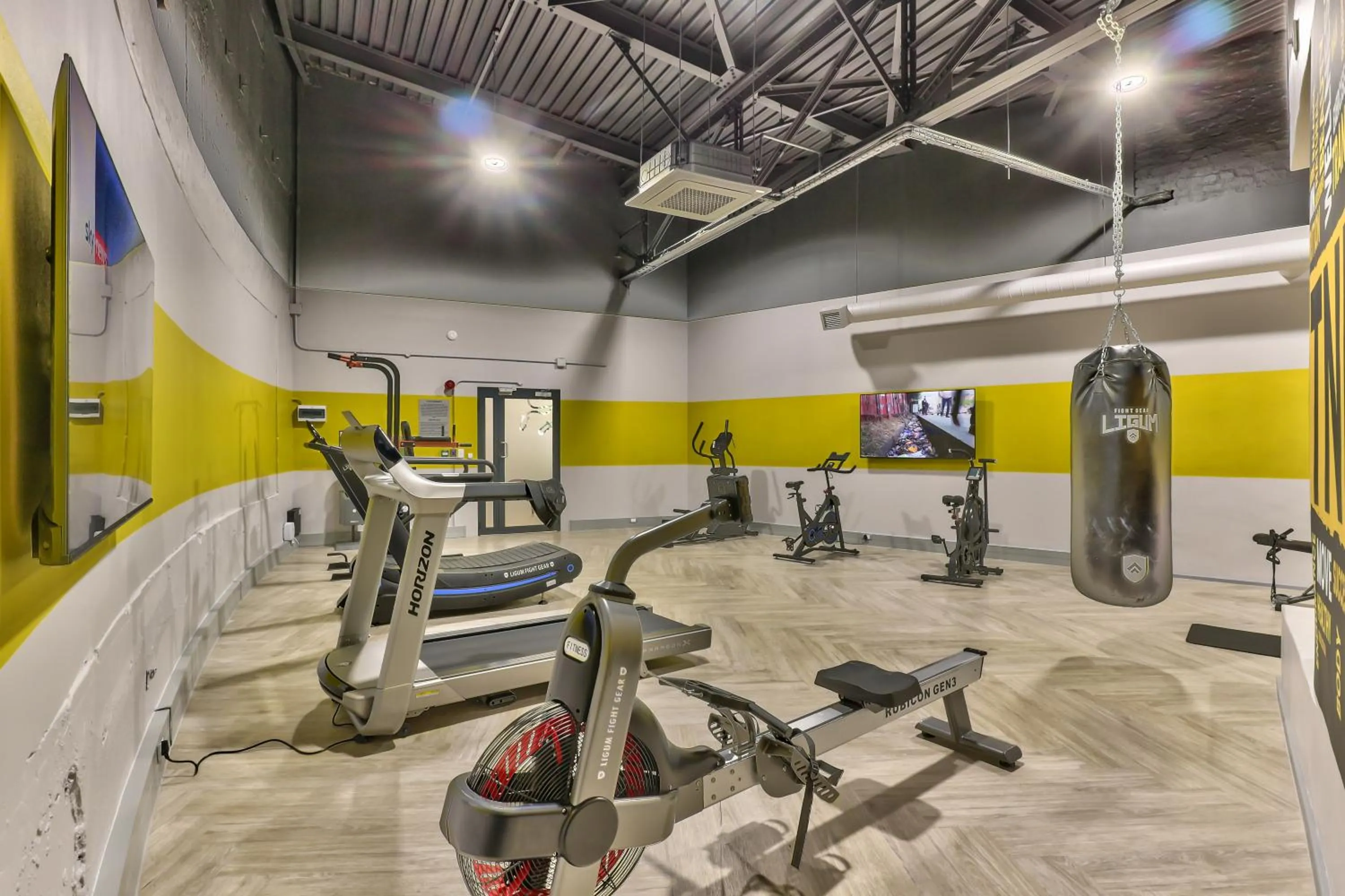 Fitness centre/facilities in WINK Aparthotel One Thibault