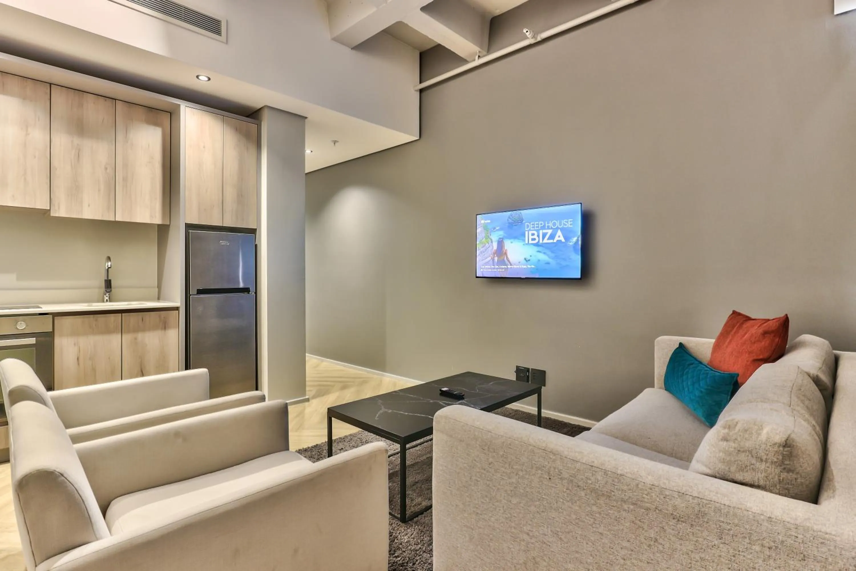 TV and multimedia in WINK Aparthotel One Thibault