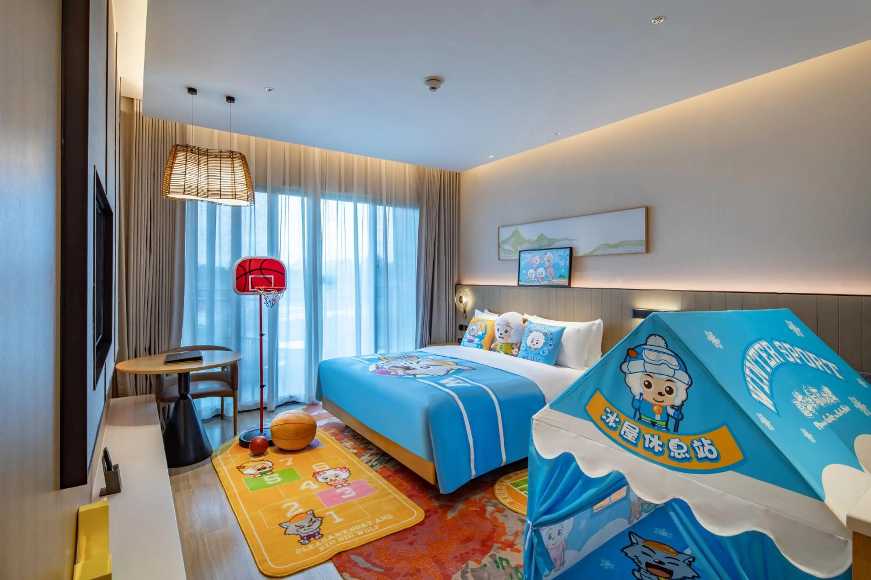 Photo of the whole room, Bed in Holiday Inn Resort Guiyang Qingyan by IHG