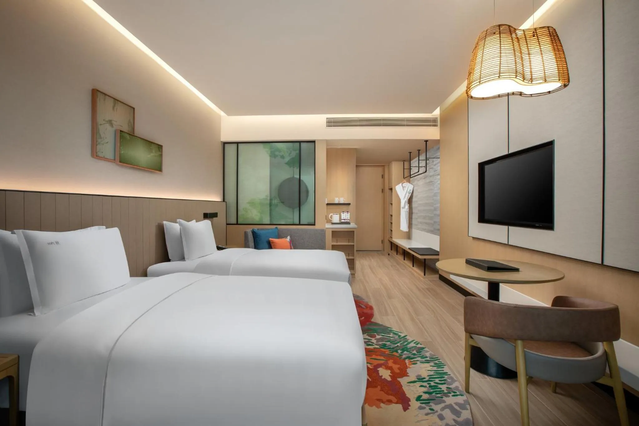 Photo of the whole room, Bed in Holiday Inn Resort Guiyang Qingyan by IHG