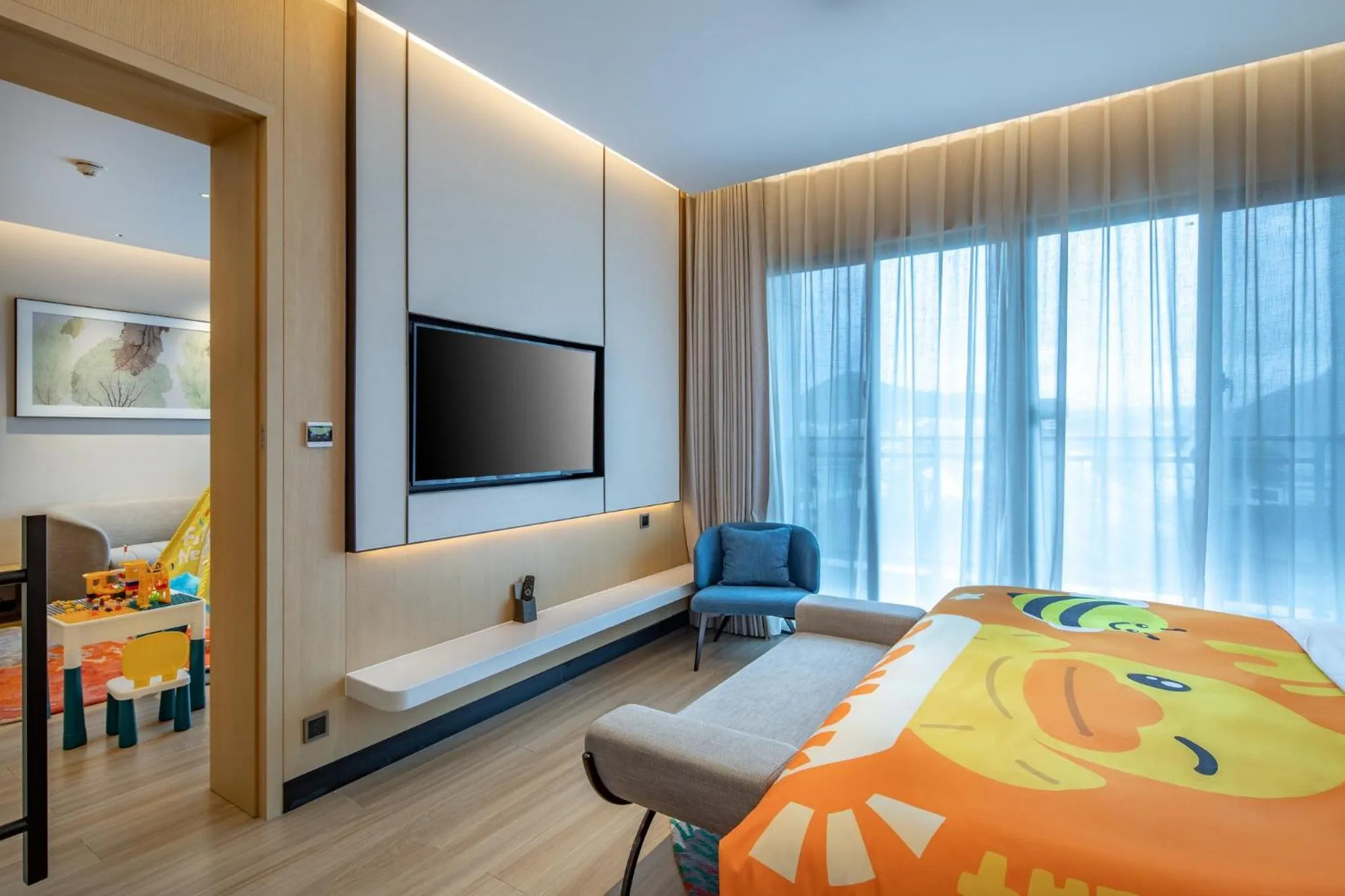 Photo of the whole room, Bed in Holiday Inn Resort Guiyang Qingyan by IHG