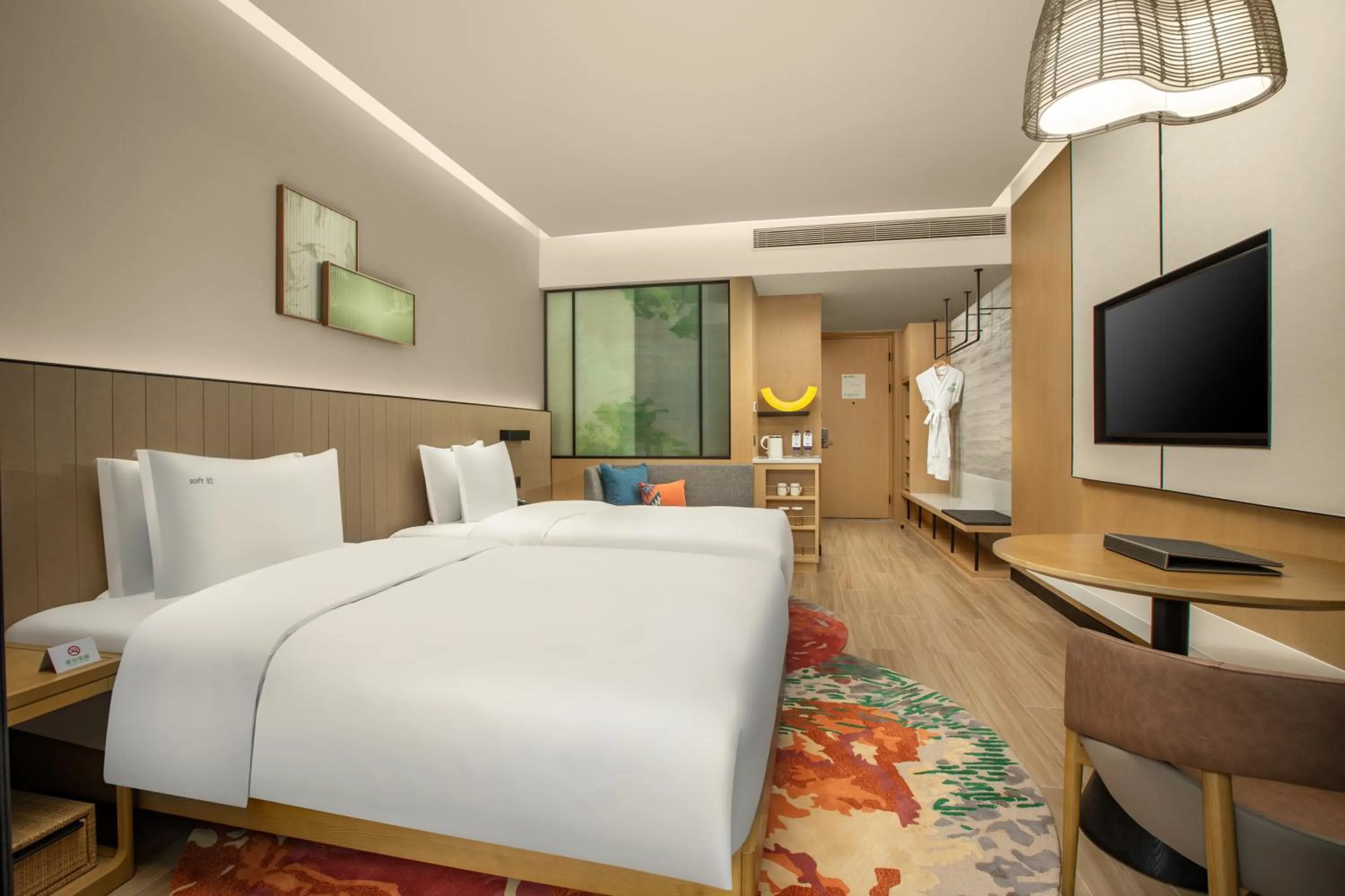 Photo of the whole room, Bed in Holiday Inn Resort Guiyang Qingyan by IHG