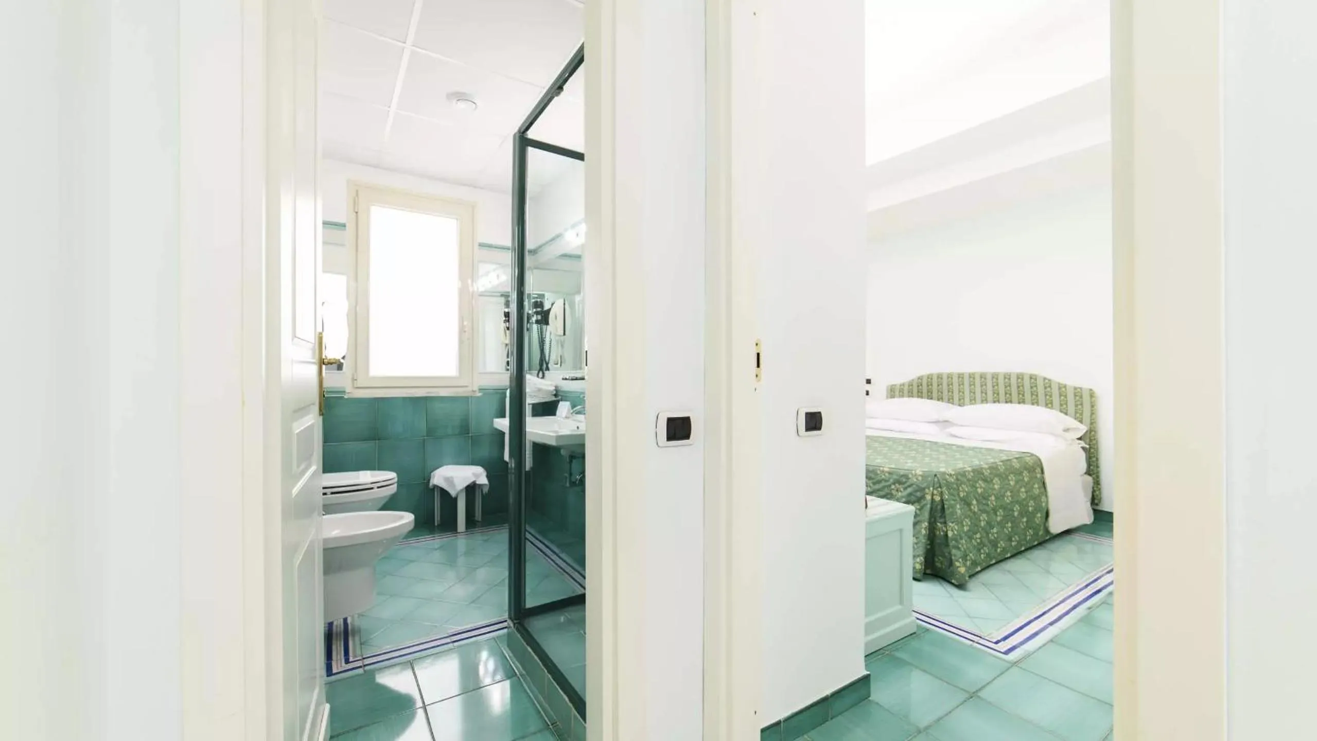 Shower, Bed in Hotel Santa Caterina