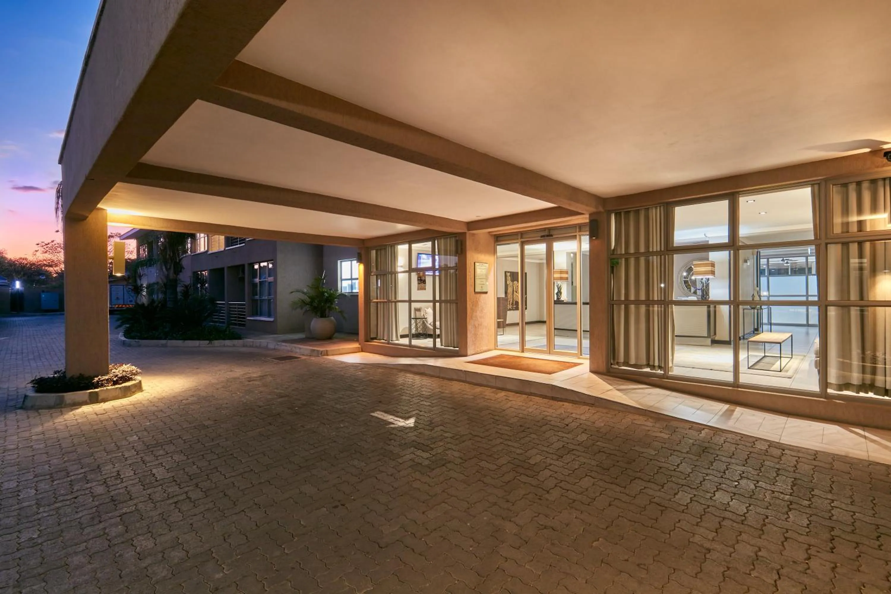 Facade/entrance in Regent Select Hotel