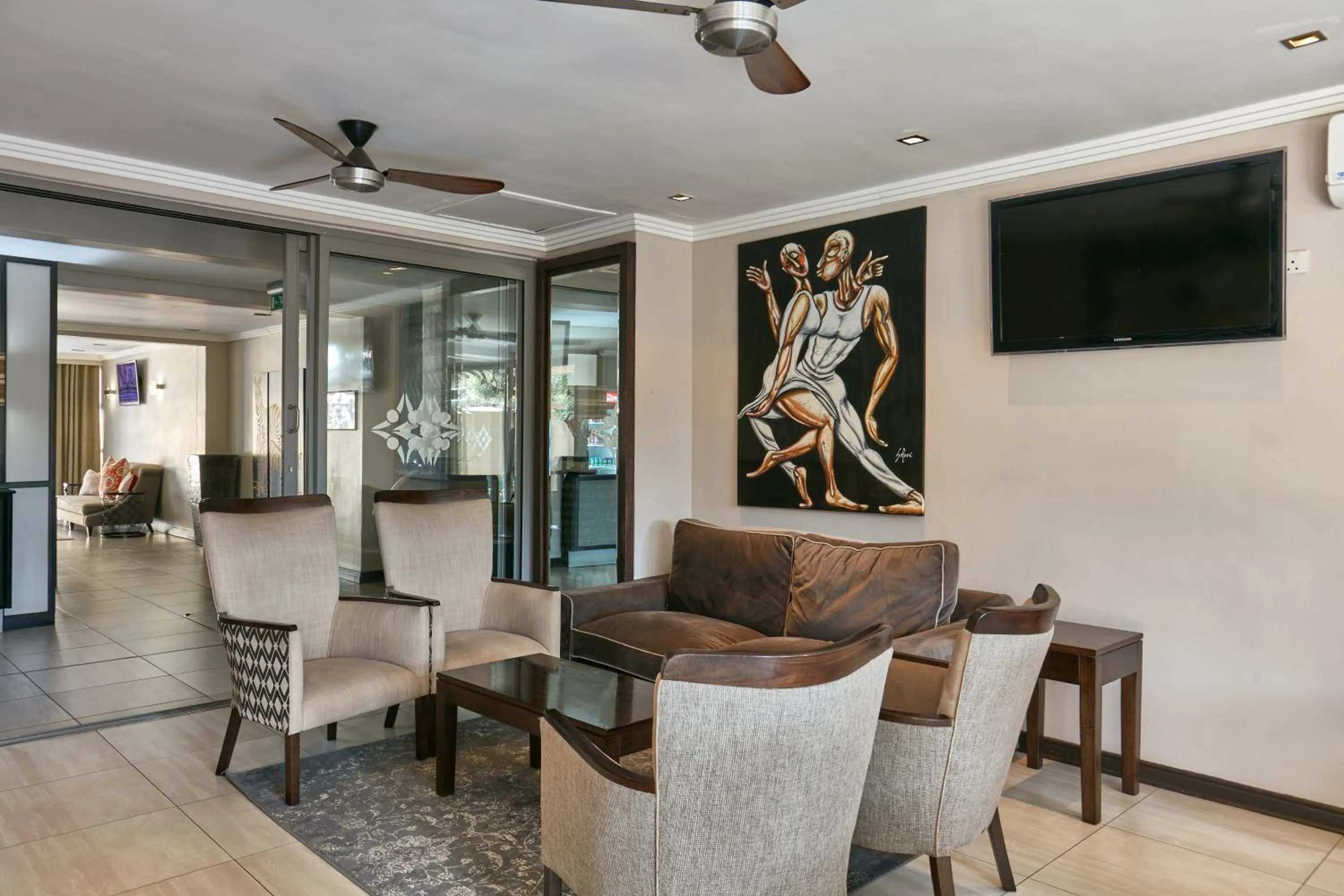 Lounge or bar in Regent Select Hotel