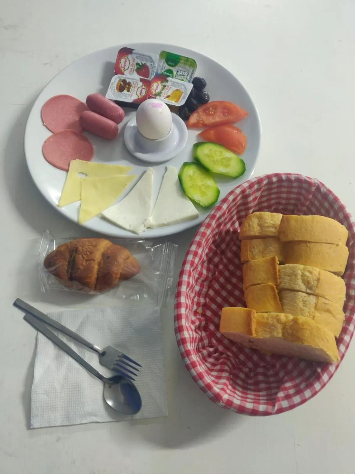 Breakfast in Luxury Airport Hotel By Zazzoni-İstanbul Airport