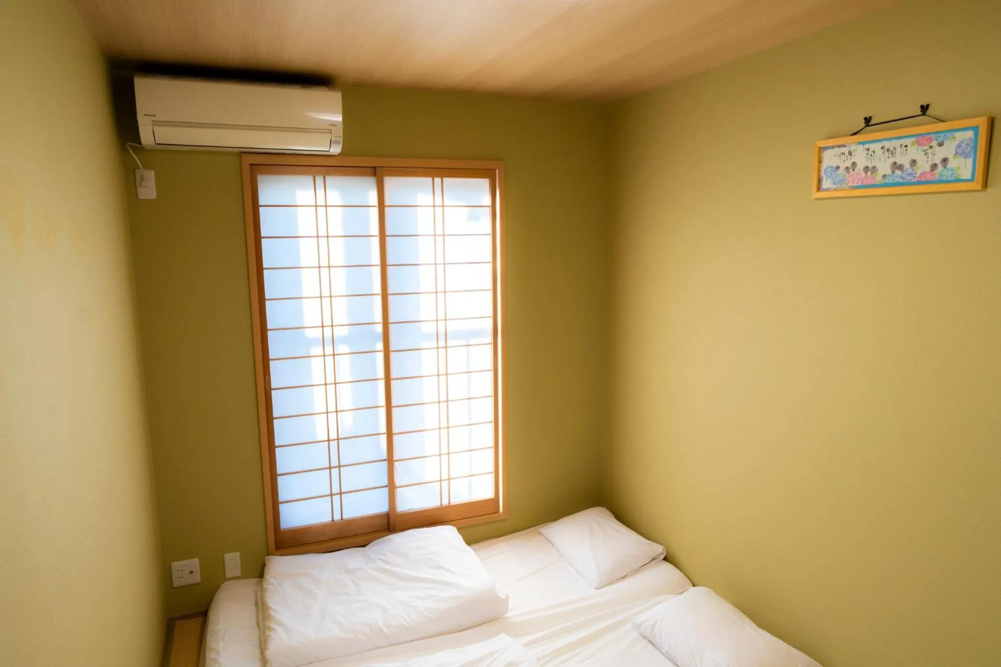 Bedroom, Bed in Bungetsu Shokaku Kaikan