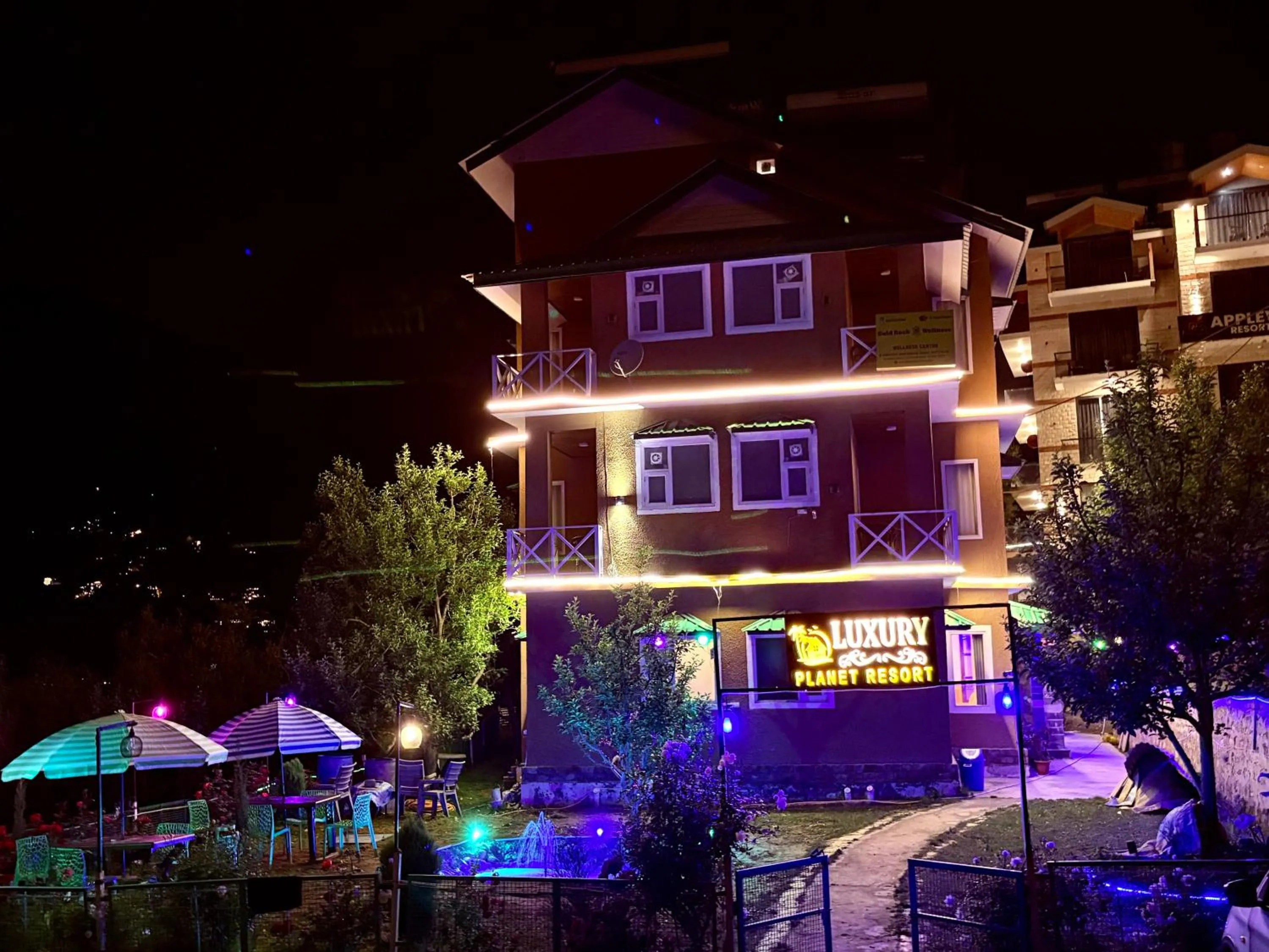 Property building in Luxury Planet Resort Manali