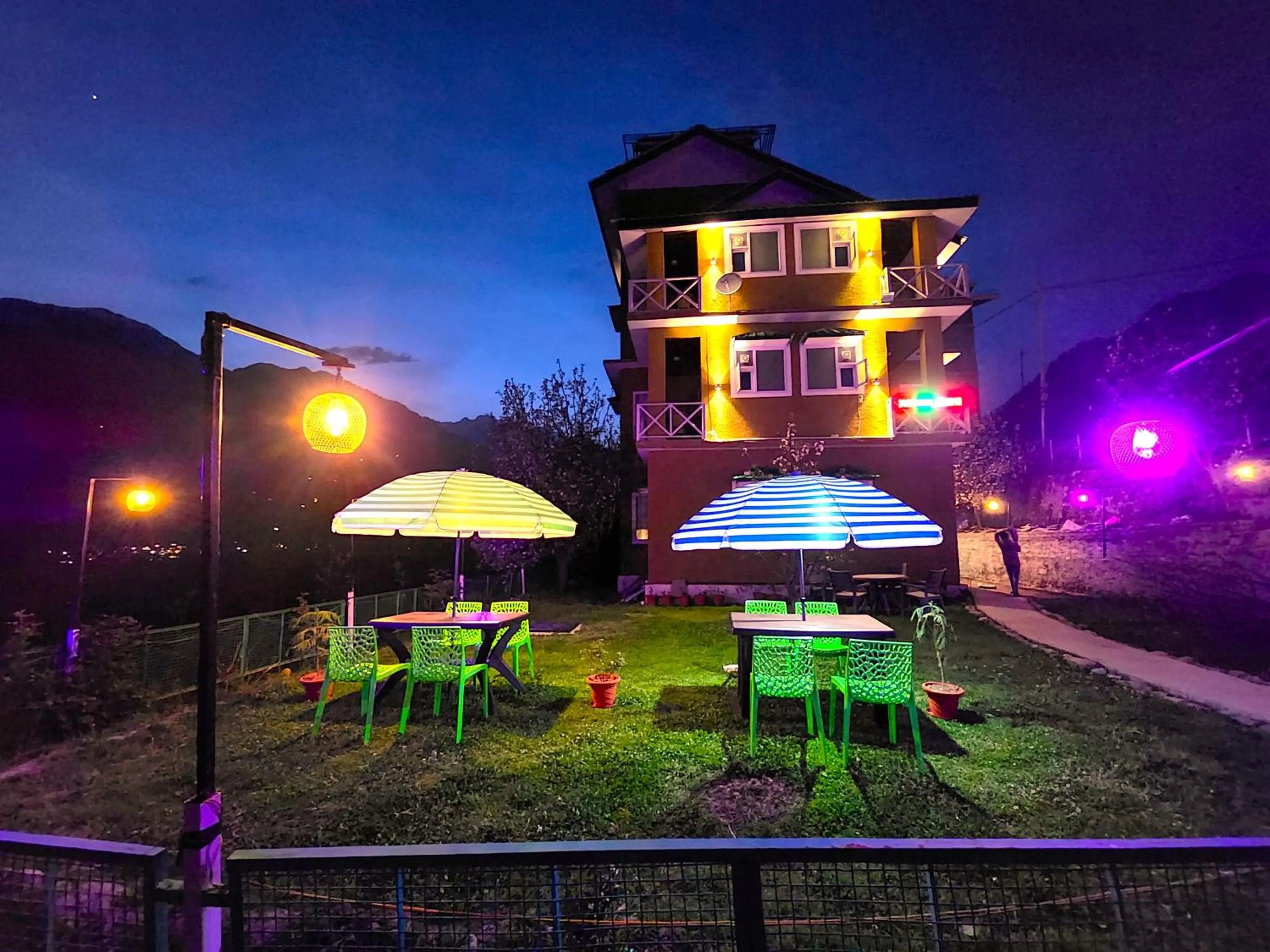 Property building in Luxury Planet Resort Manali