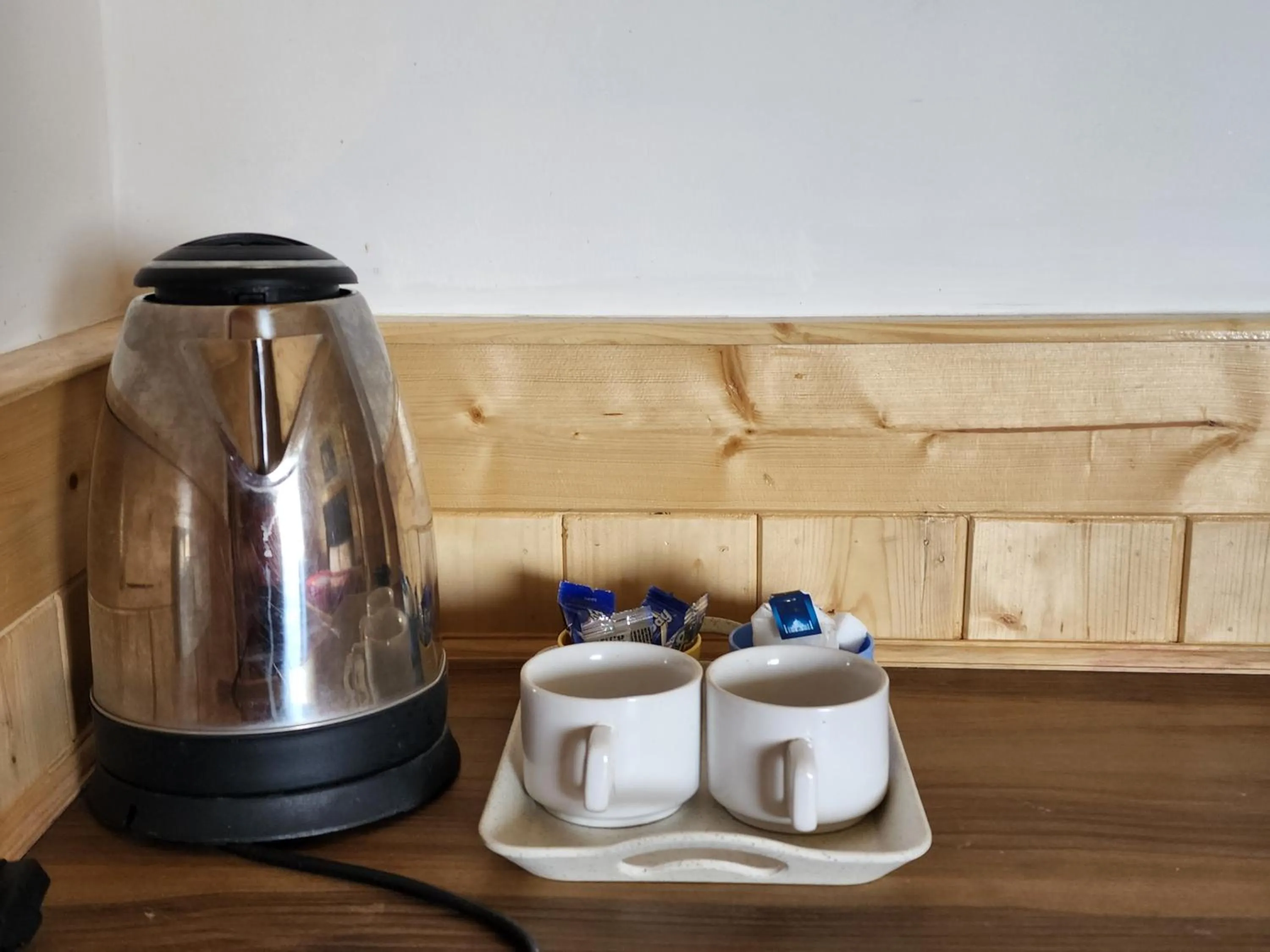 Coffee/tea facilities in Luxury Planet Resort Manali