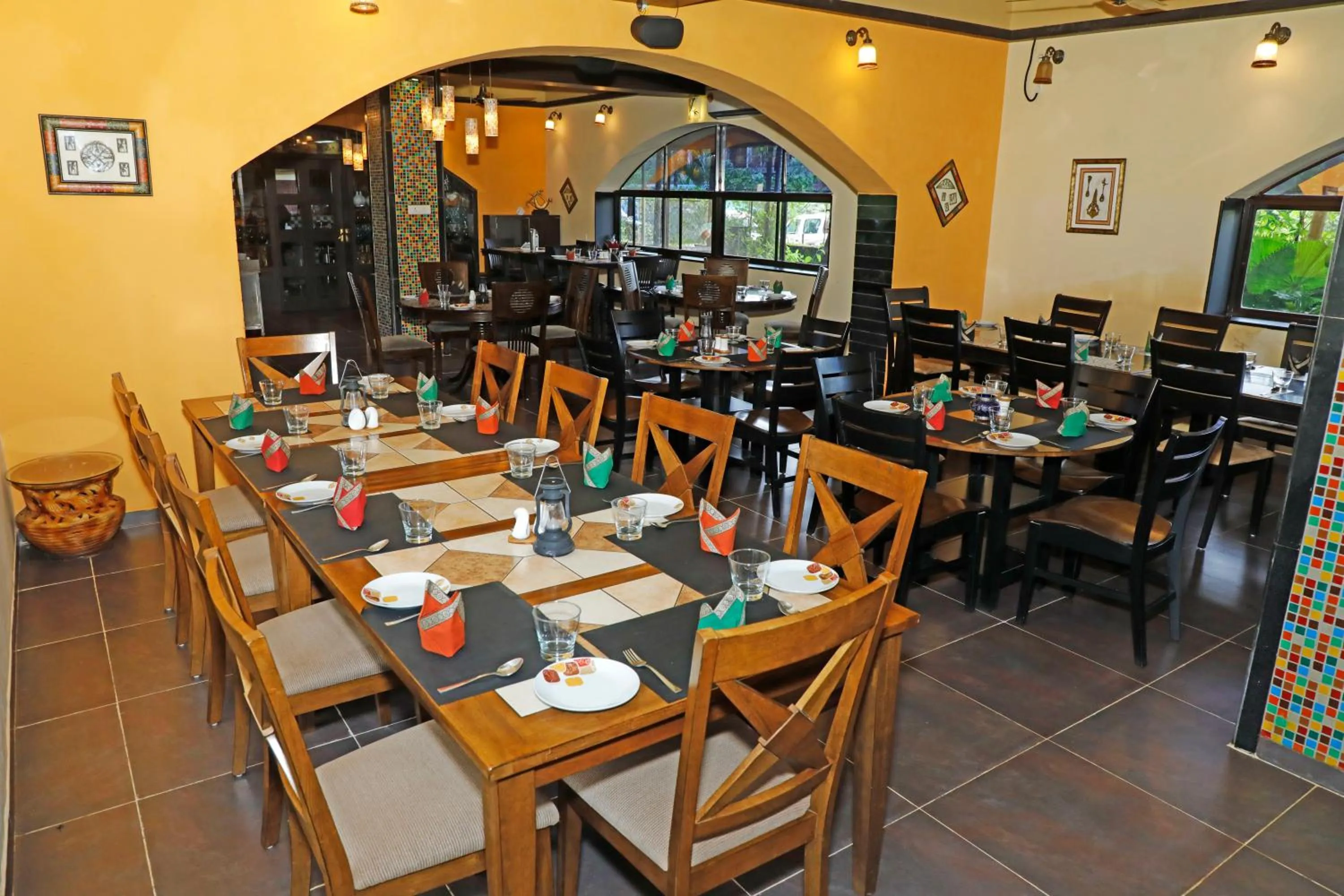 Restaurant/places to eat in Chira Meadows Ecoresort, Dapoli
