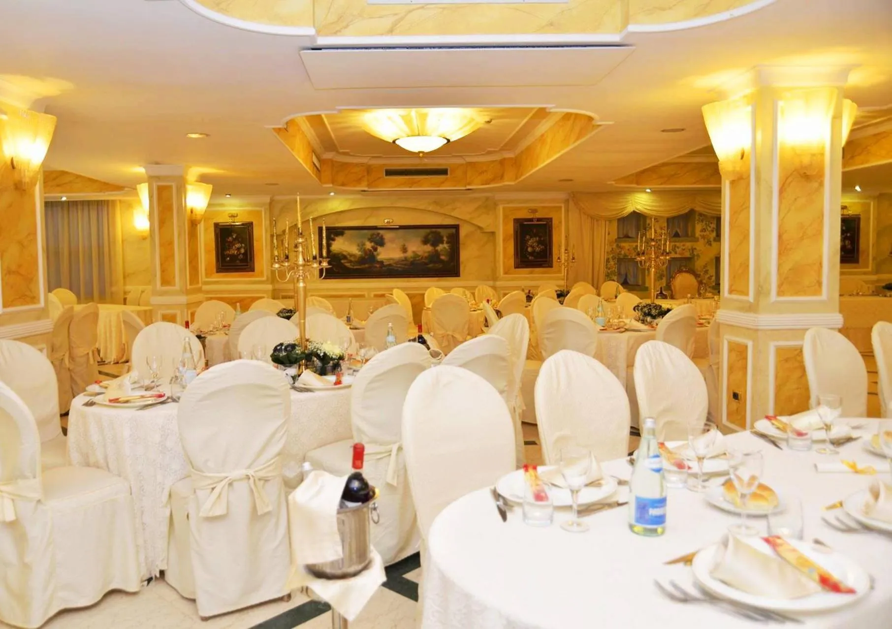 Restaurant/places to eat in Afrodite Boutique Hotel