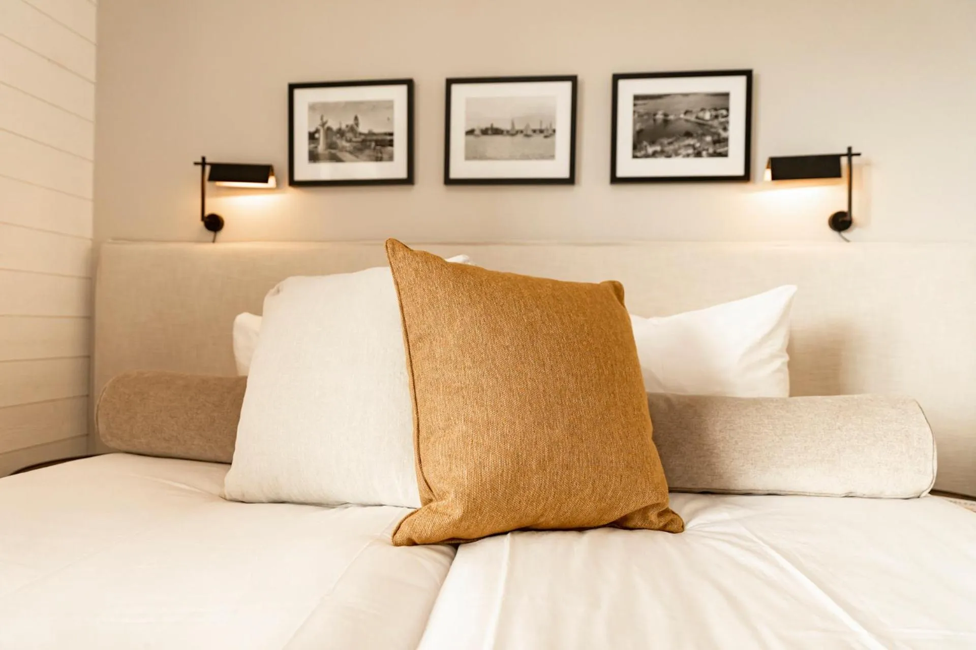 Property building, Bed in Slottsholmen Hotell och Restaurang