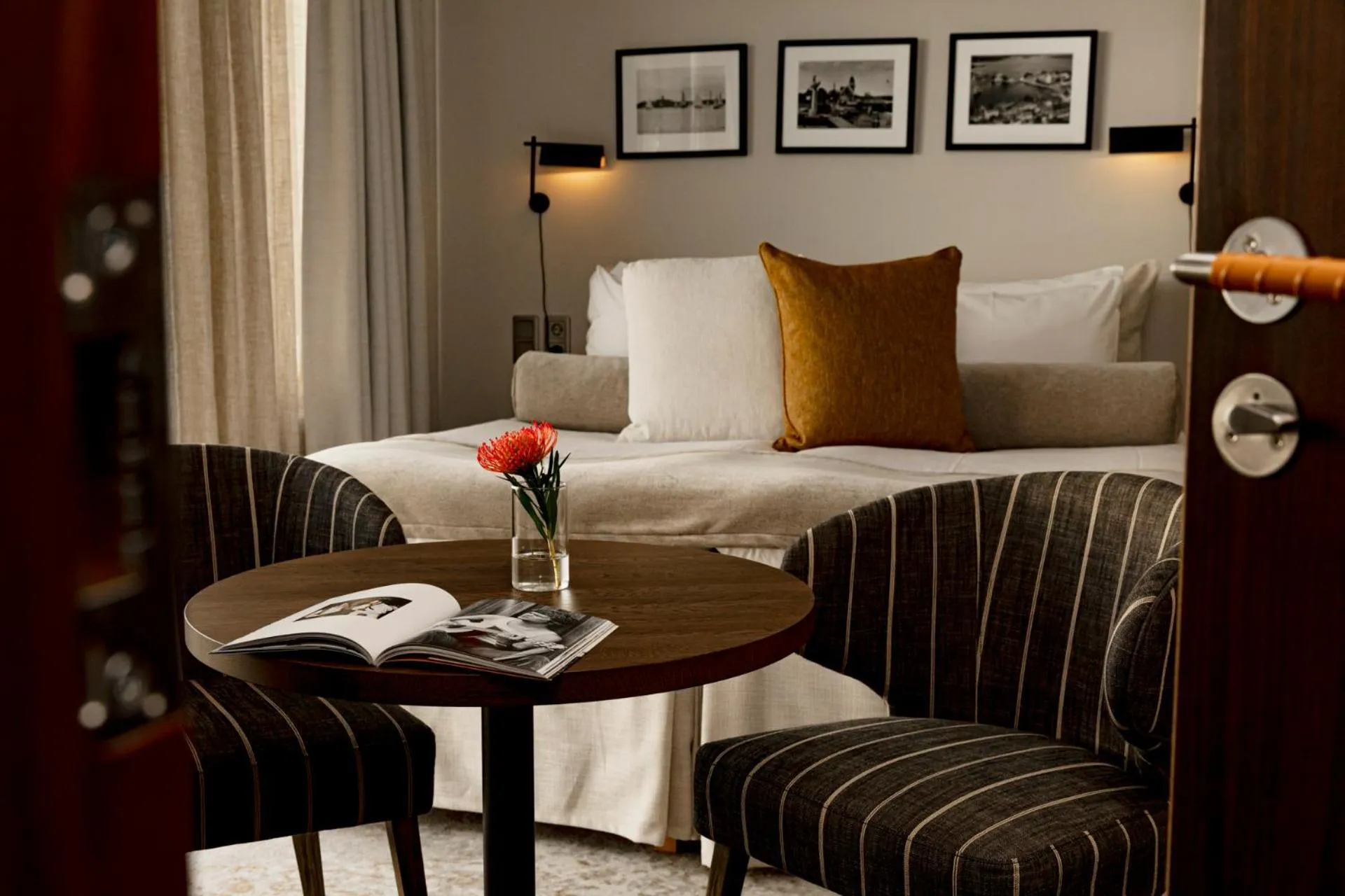 Property building, Bed in Slottsholmen Hotell och Restaurang