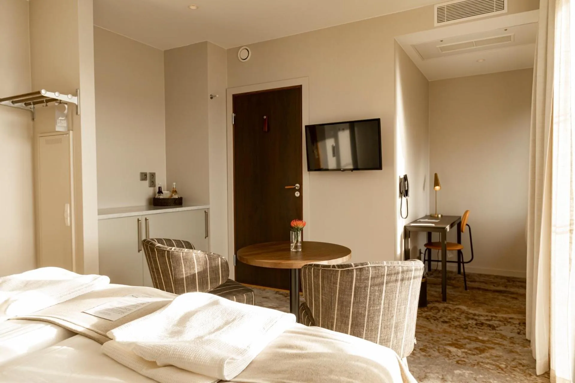 Property building, Bed in Slottsholmen Hotell och Restaurang