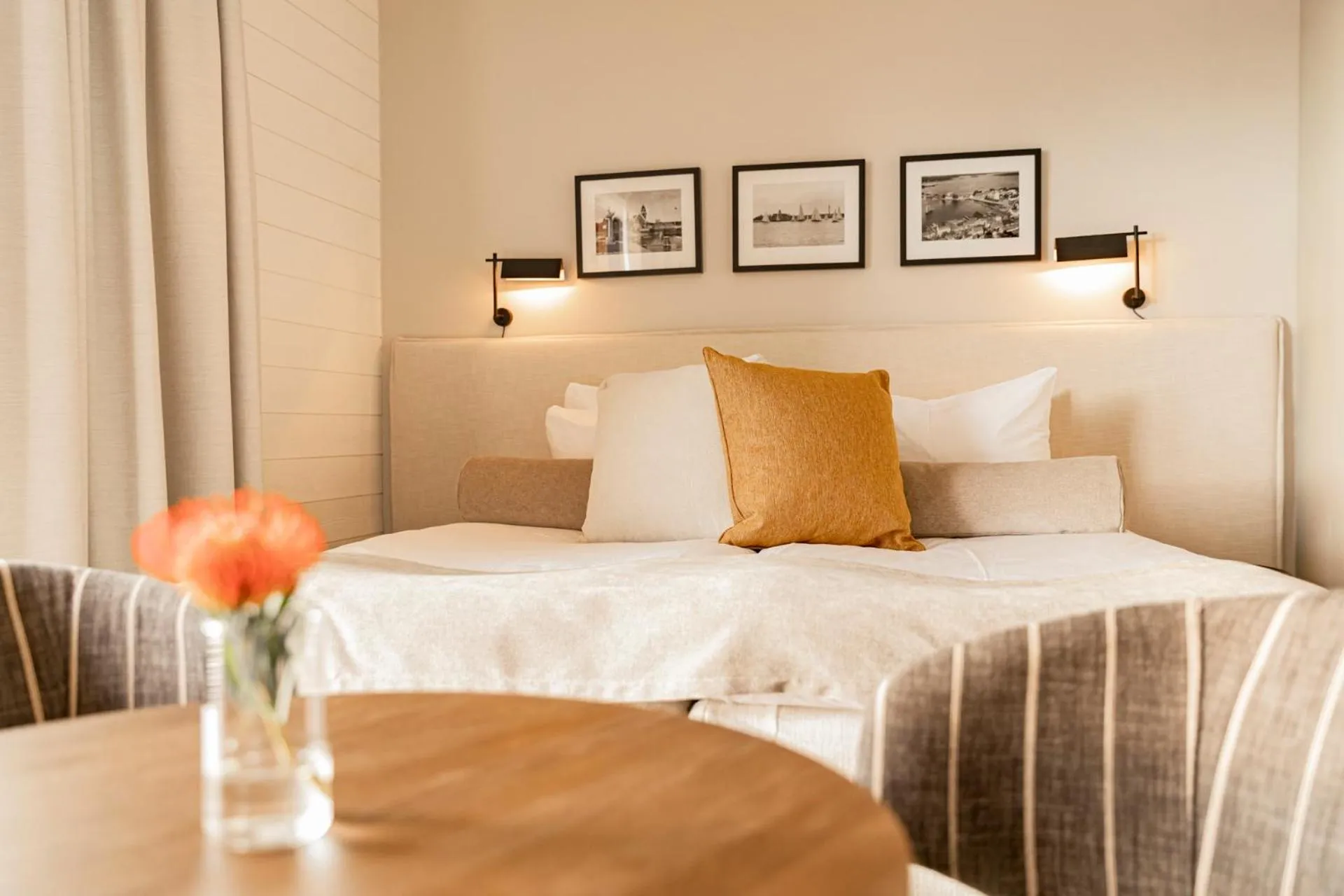 Property building, Bed in Slottsholmen Hotell och Restaurang