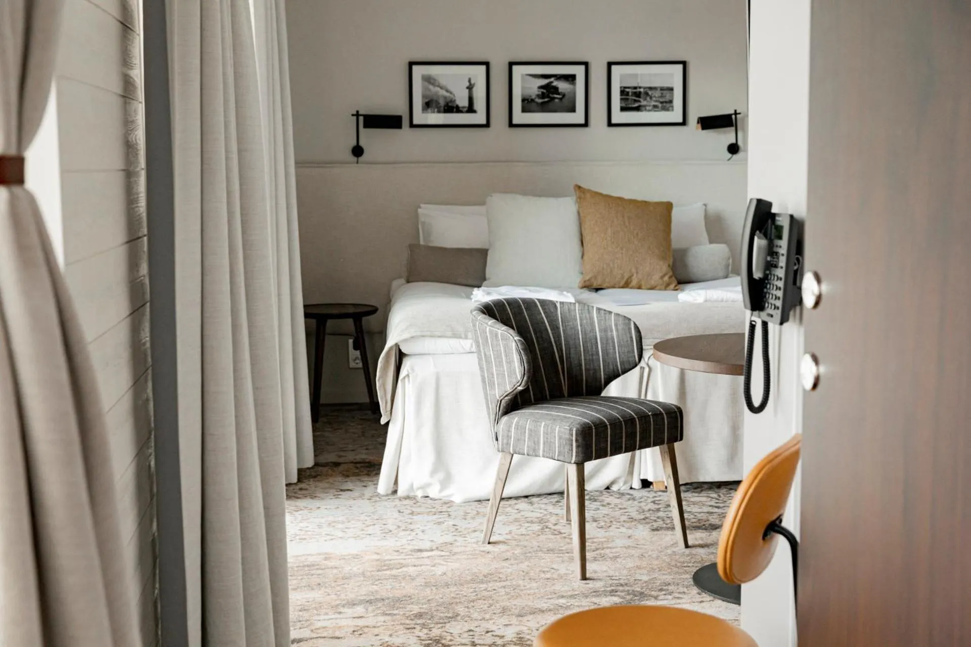 Property building, Bed in Slottsholmen Hotell och Restaurang