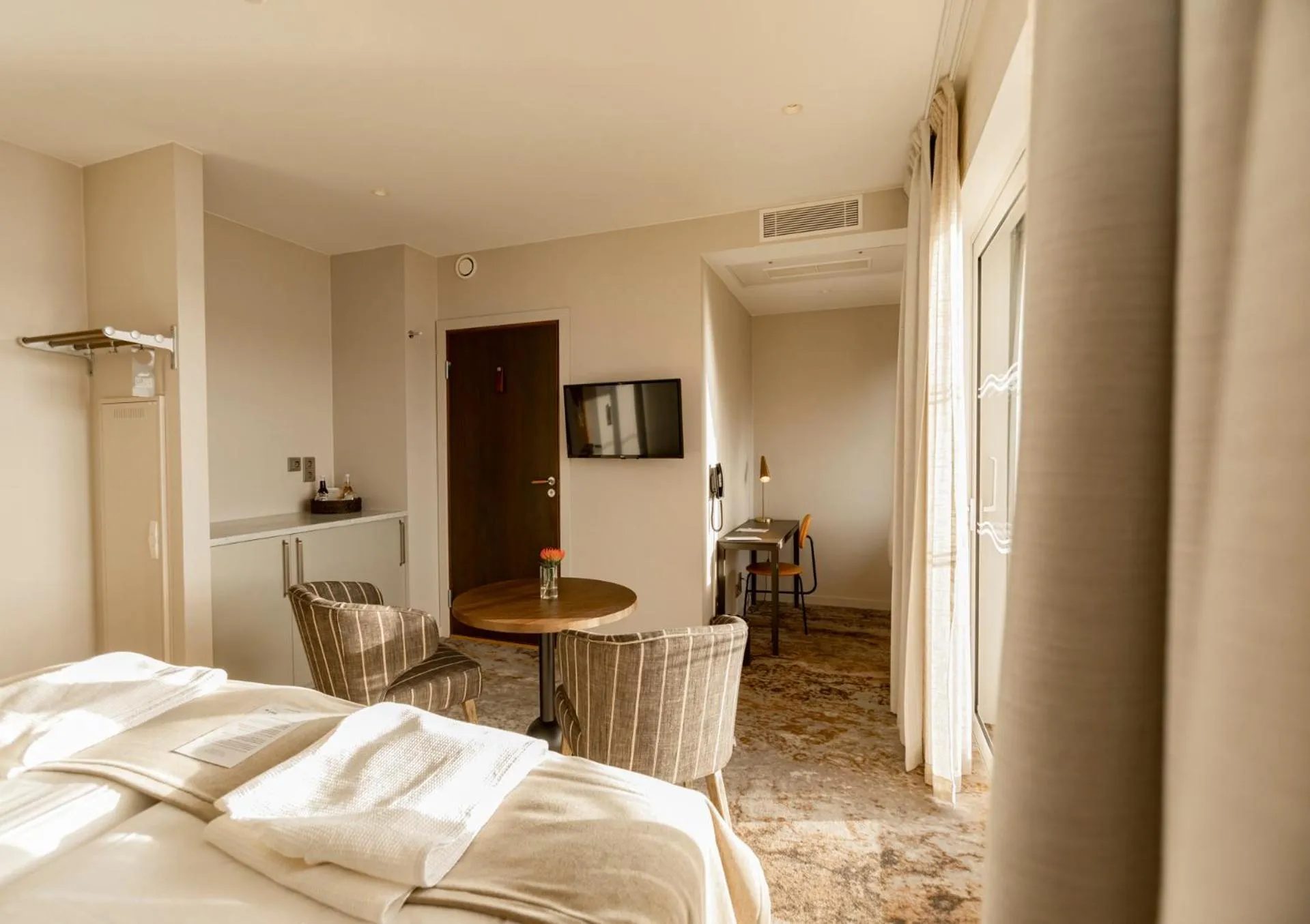 Property building, Bed in Slottsholmen Hotell och Restaurang