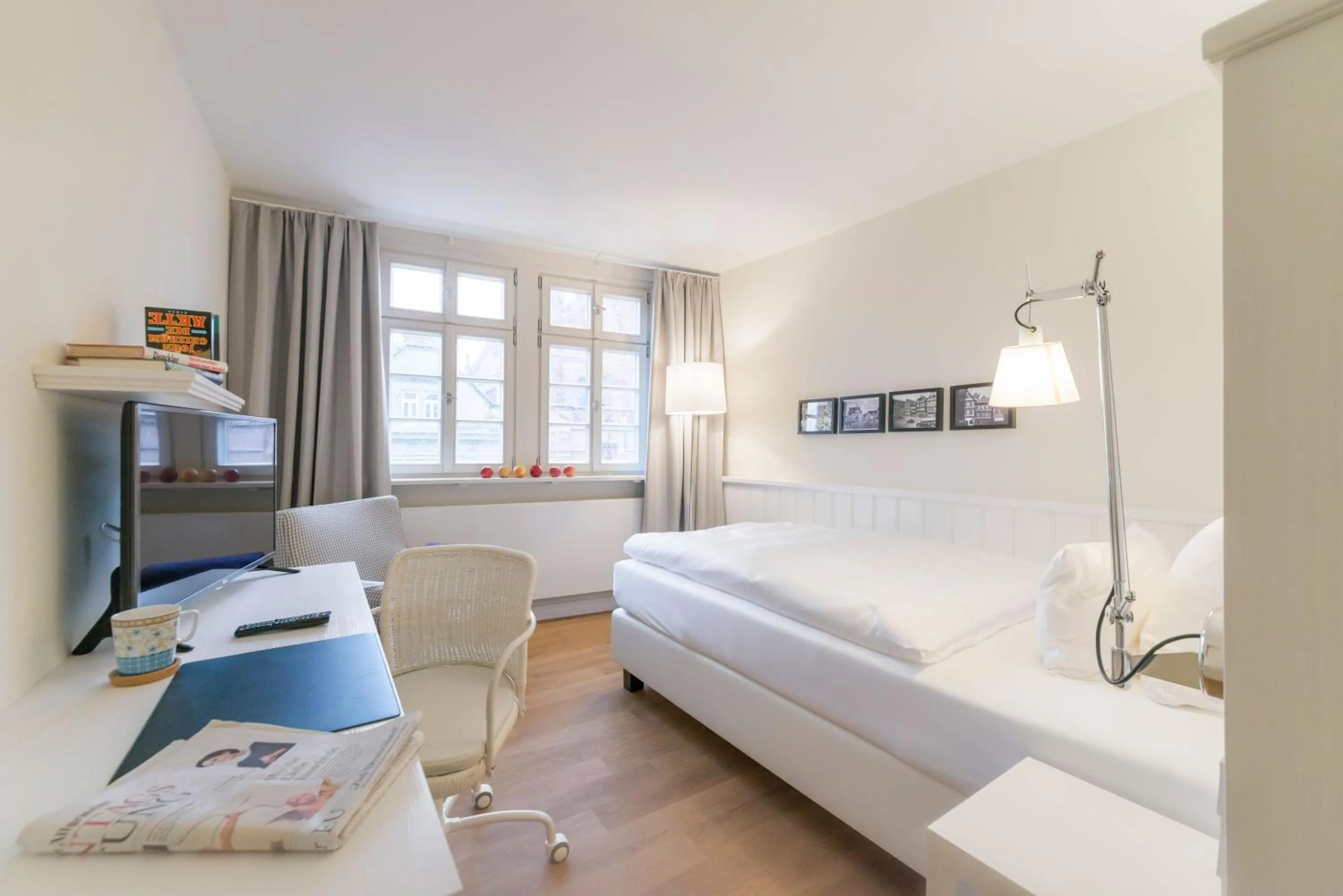 Photo of the whole room, Bed in Gästehaus am Marktbrunnen