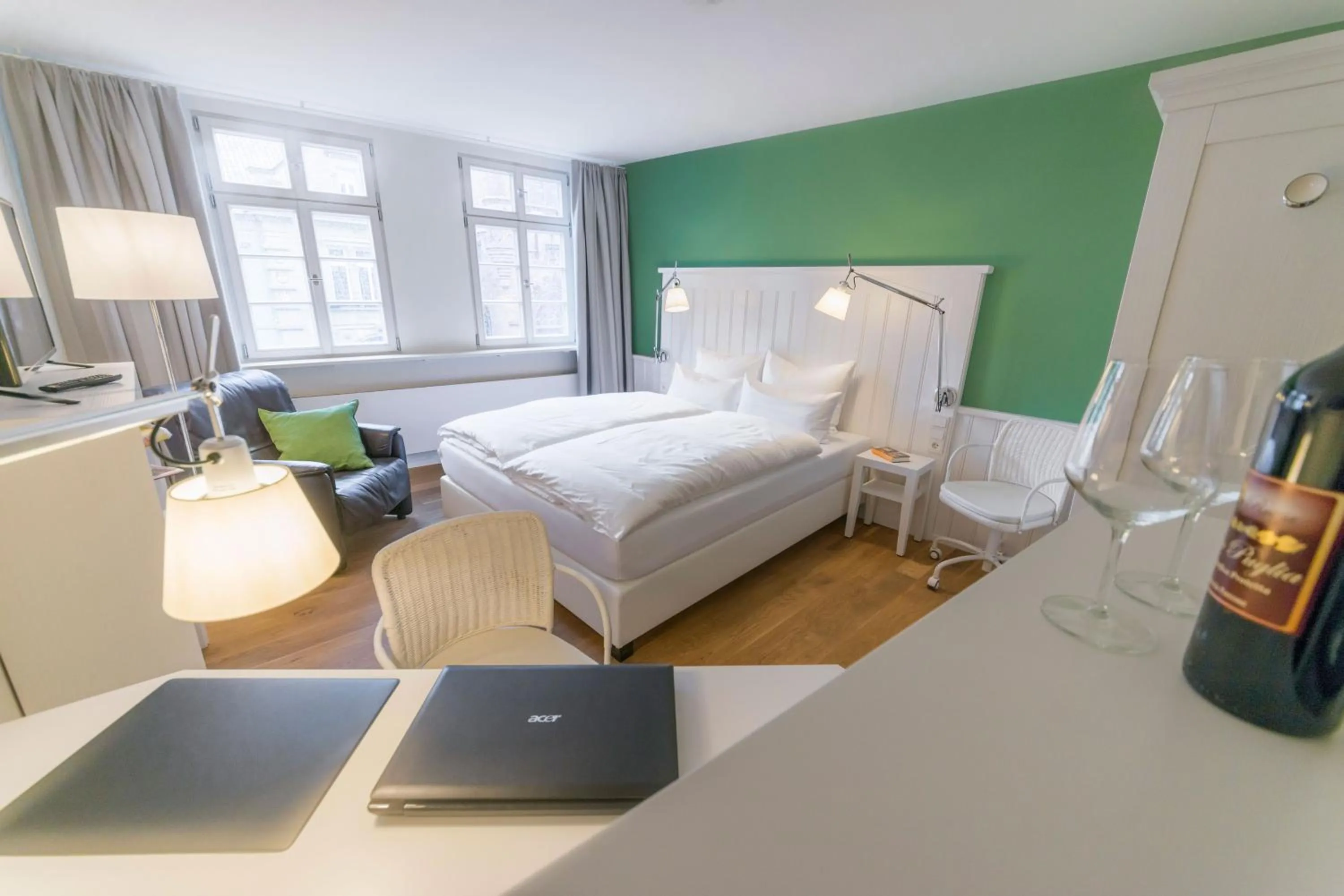 Photo of the whole room, Bed in Gästehaus am Marktbrunnen