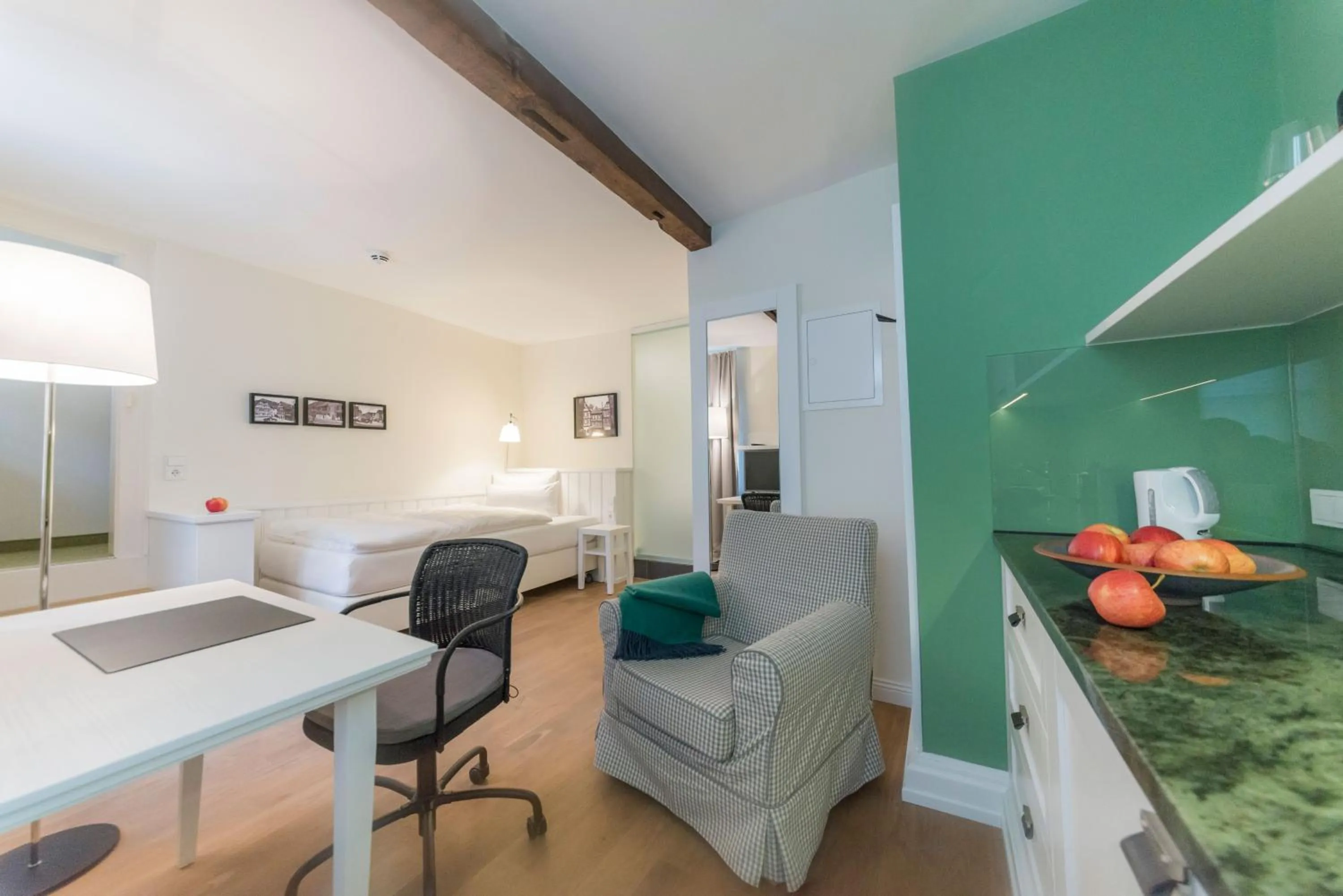 Kitchen or kitchenette in Gästehaus am Marktbrunnen