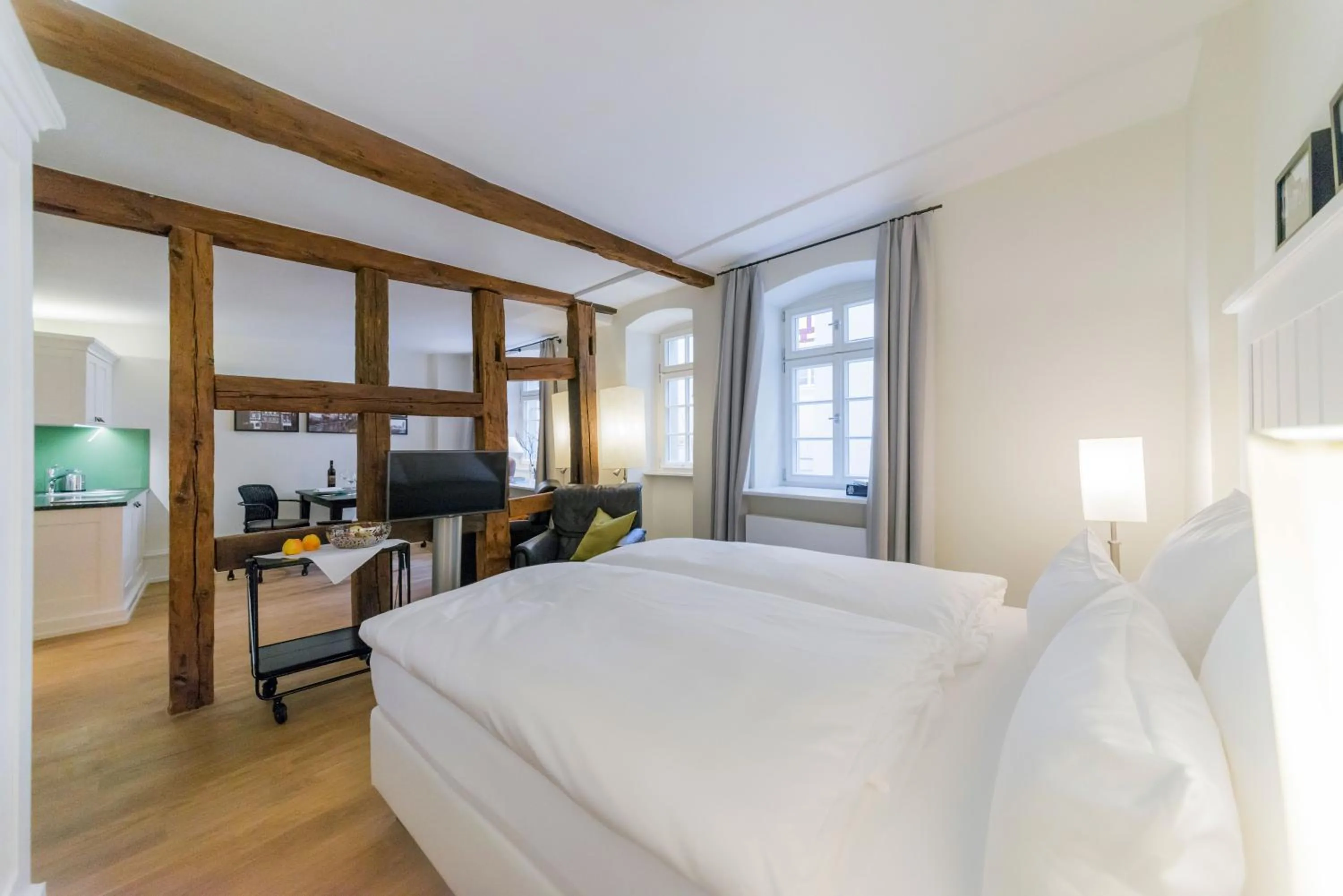 Photo of the whole room, Bed in Gästehaus am Marktbrunnen