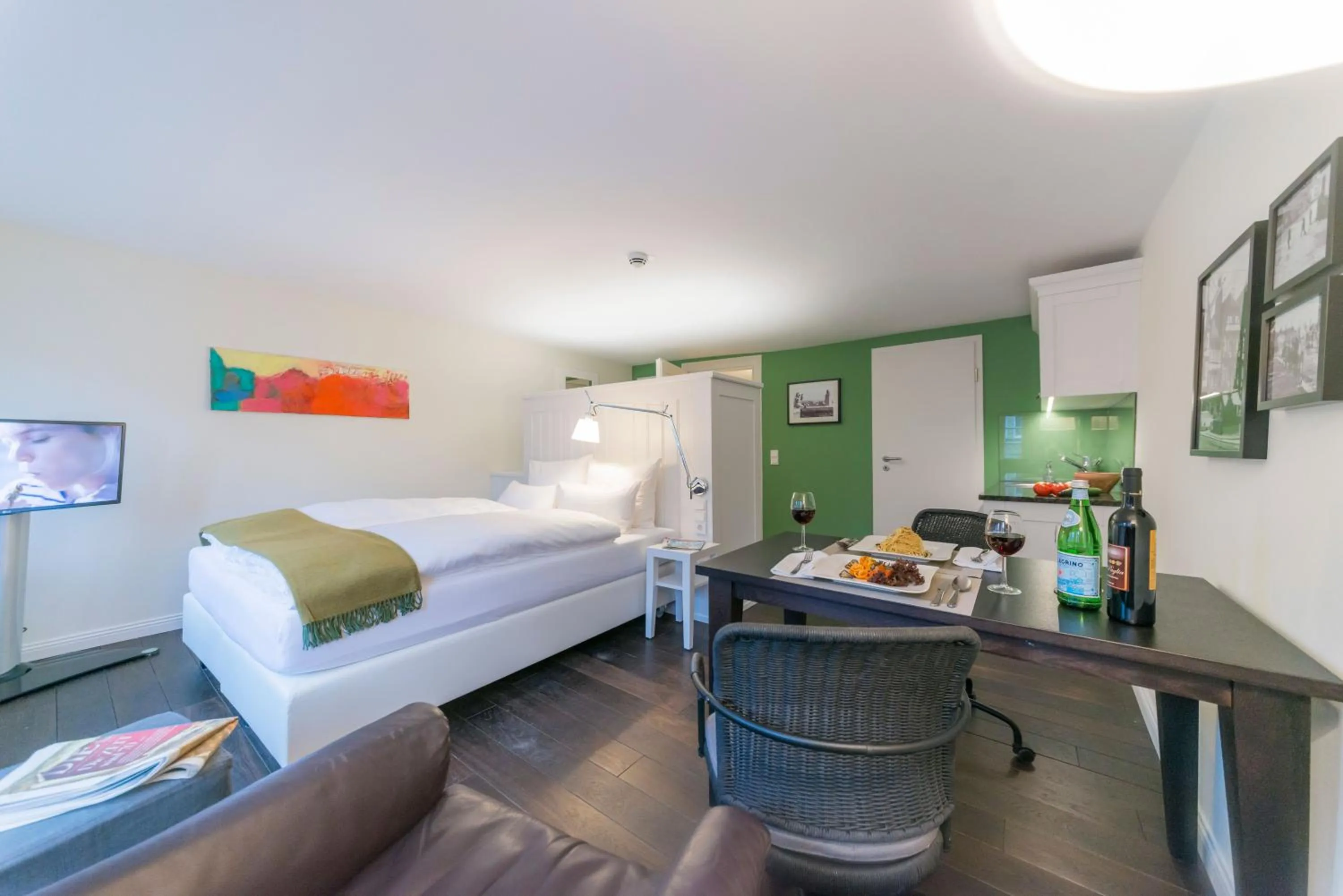 Photo of the whole room, Bed in Gästehaus am Marktbrunnen