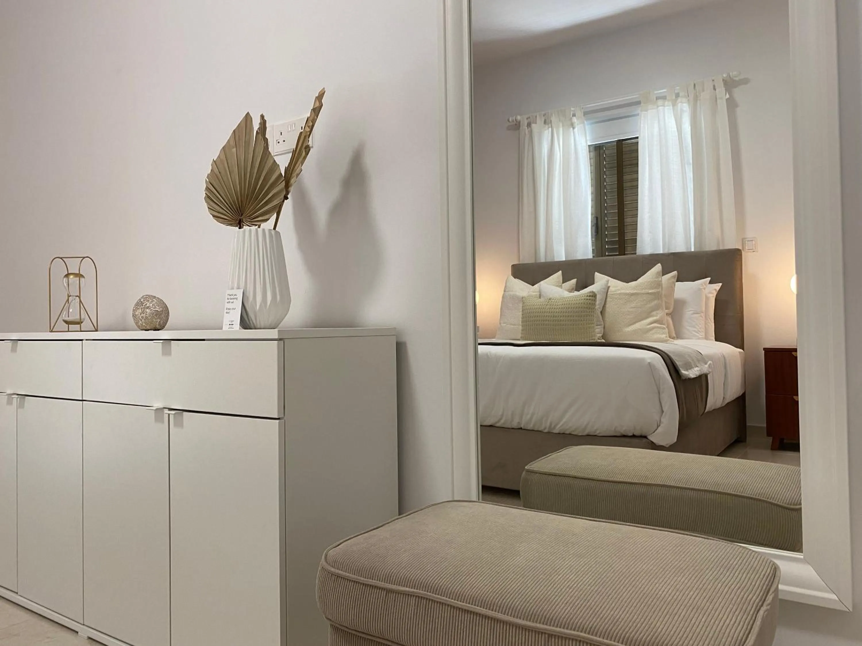 Bed in Phaedrus Living: City View Luxury Flat Androcleous