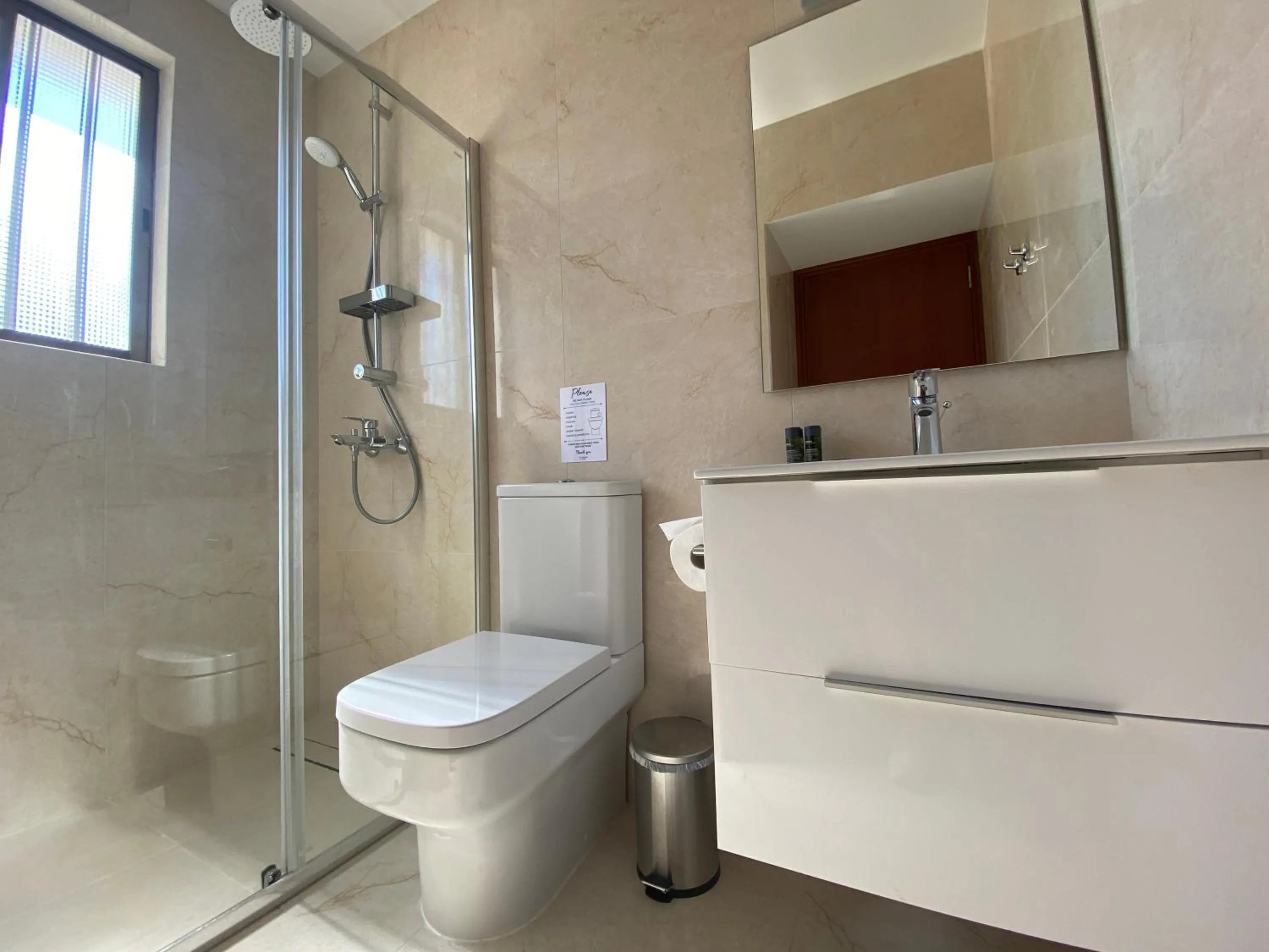 Shower in Phaedrus Living: City View Luxury Flat Androcleous