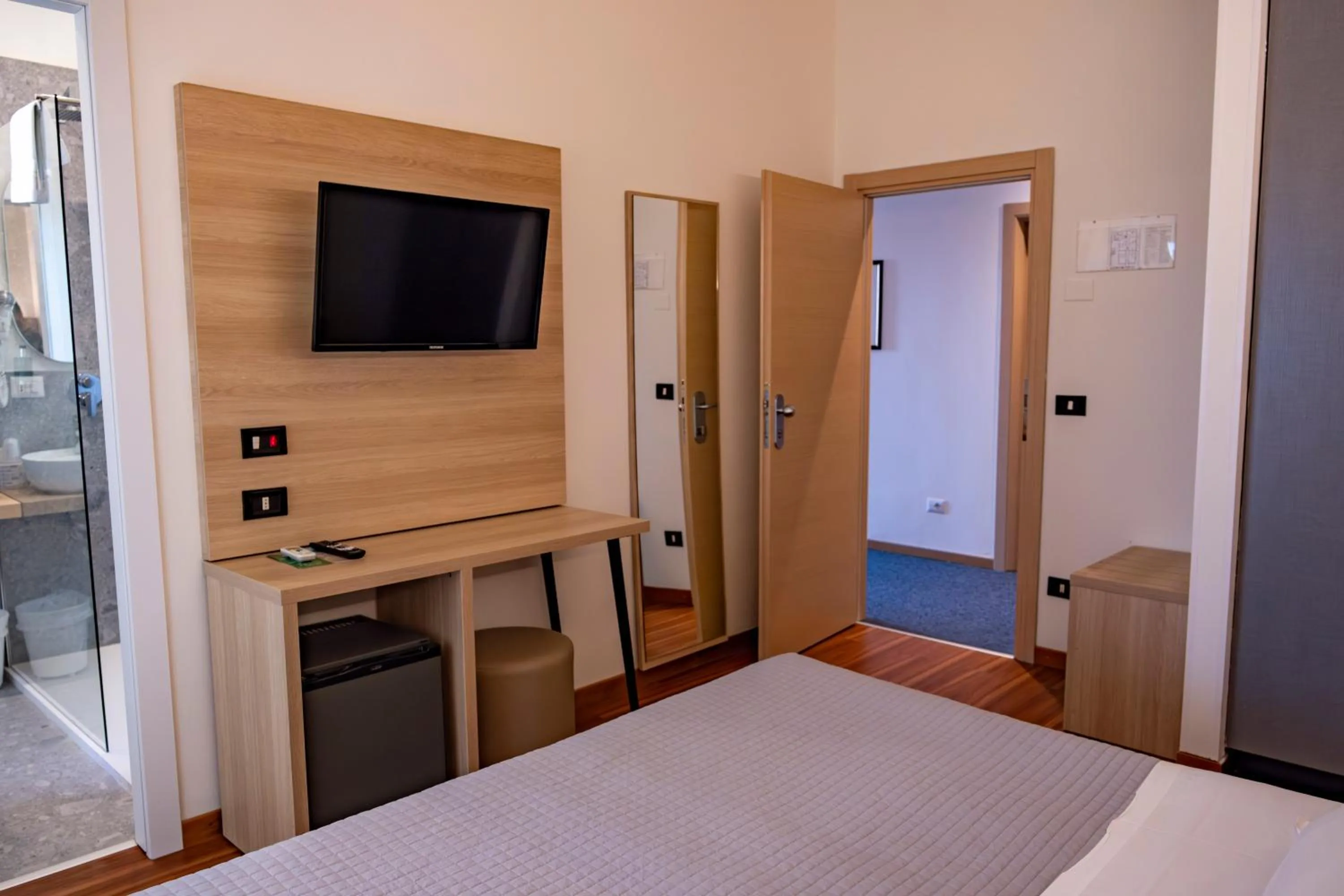 Photo of the whole room, Bed in Hotel St Gregory Park