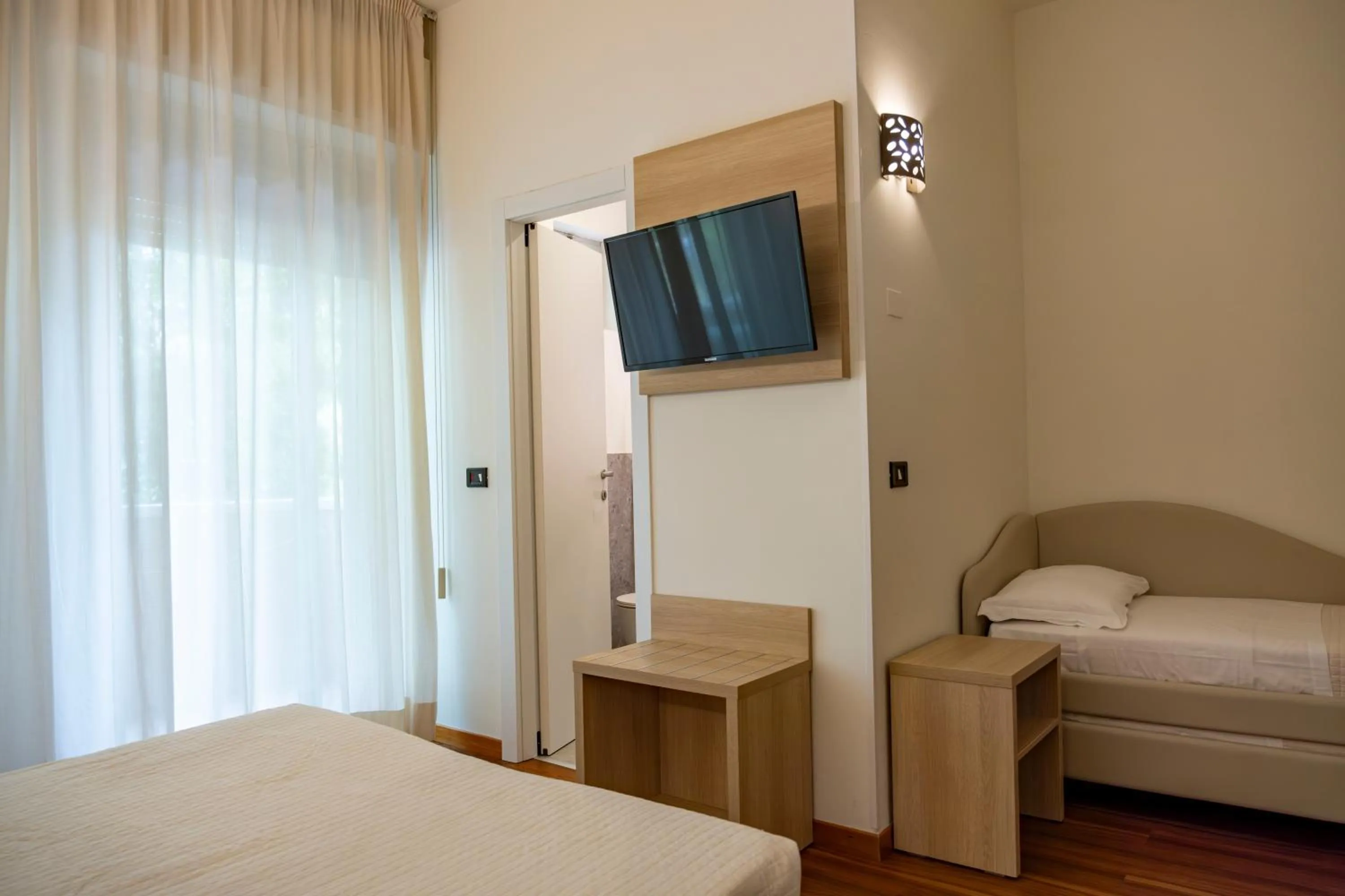 Bedroom, Bed in Hotel St Gregory Park