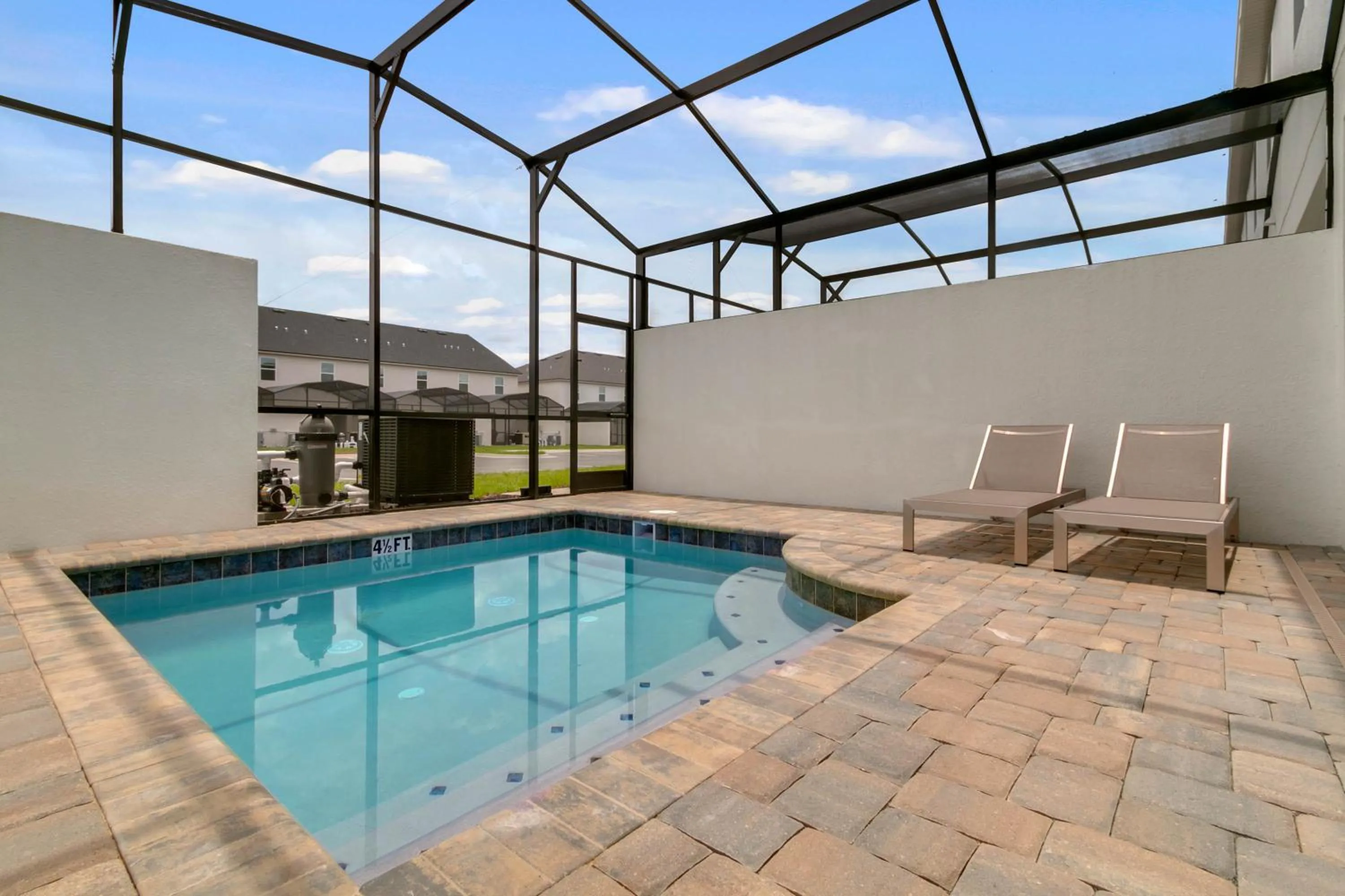 Property building in 4 Bedrooms 4 Bathrooms Solara 8964 Ad