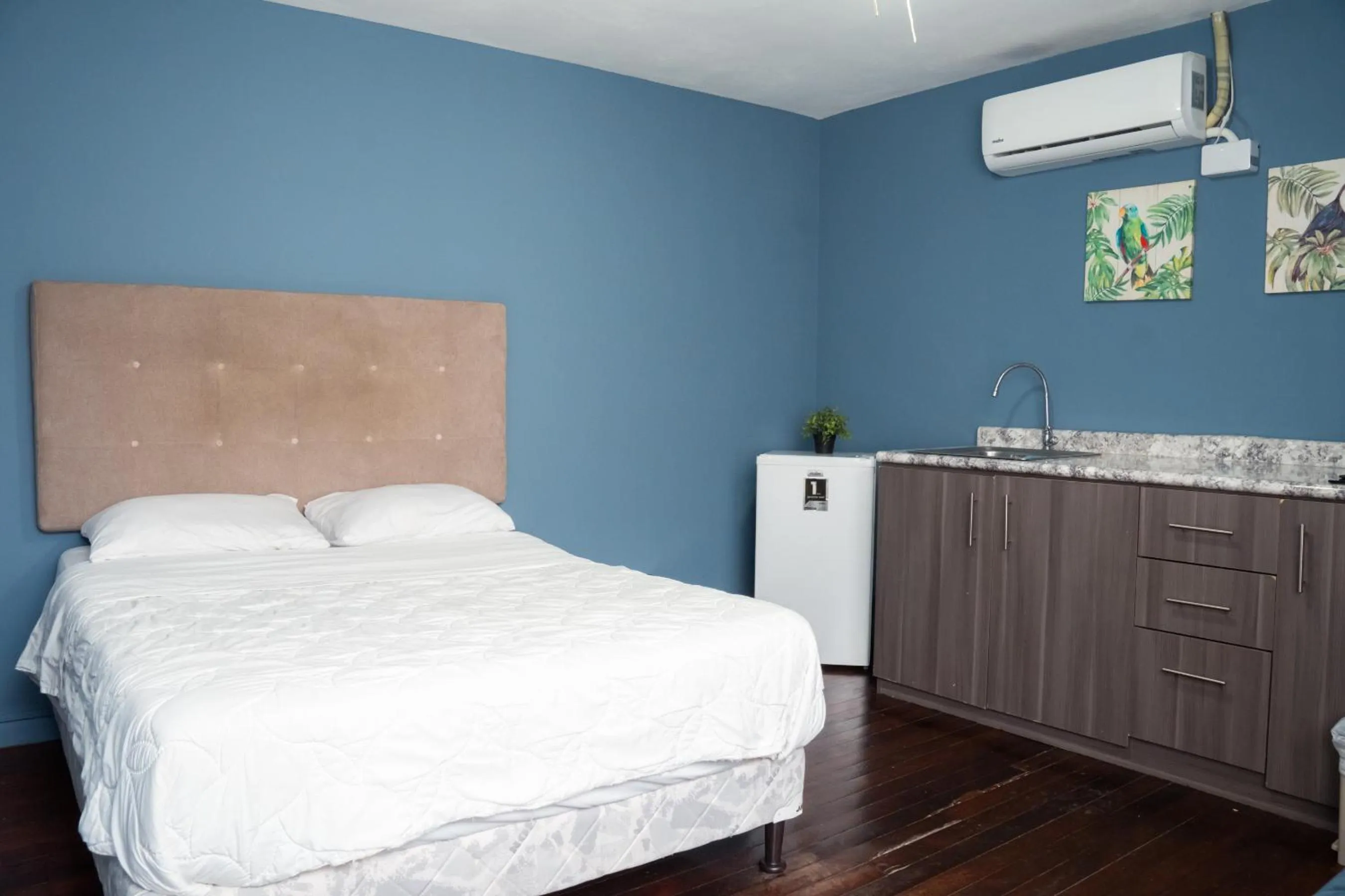 Photo of the whole room, Bed in Otoya 1907 Hotel